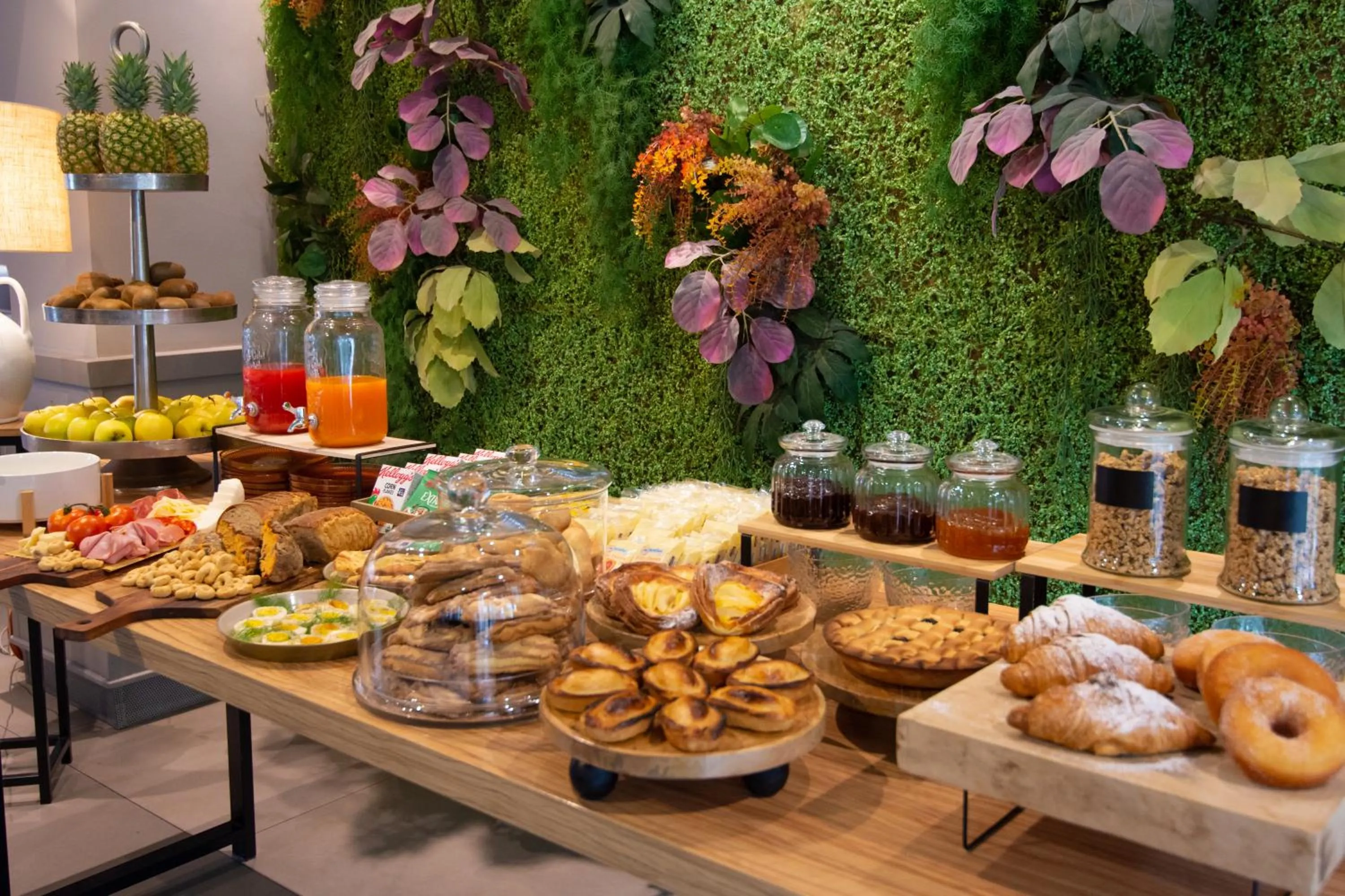 Breakfast in Hotel Aloisi