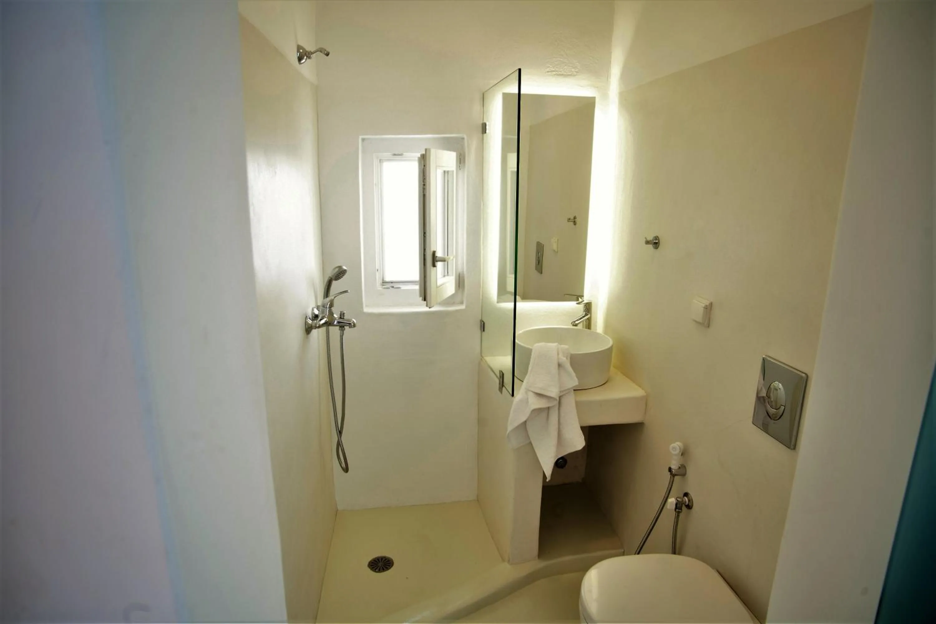 Bathroom in Mykonos Moussa