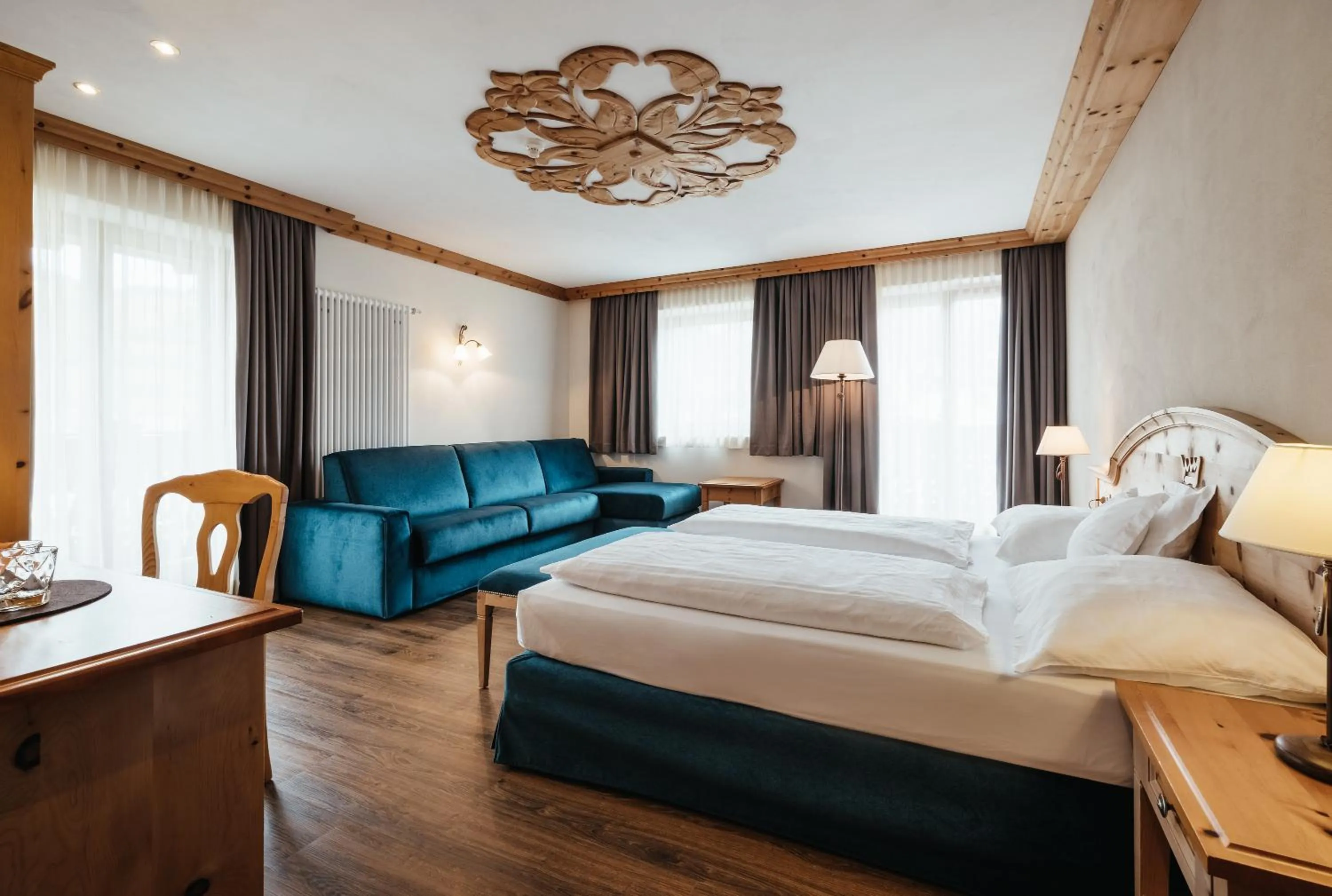 Photo of the whole room, Bed in Kristallhotel Corona-Krone