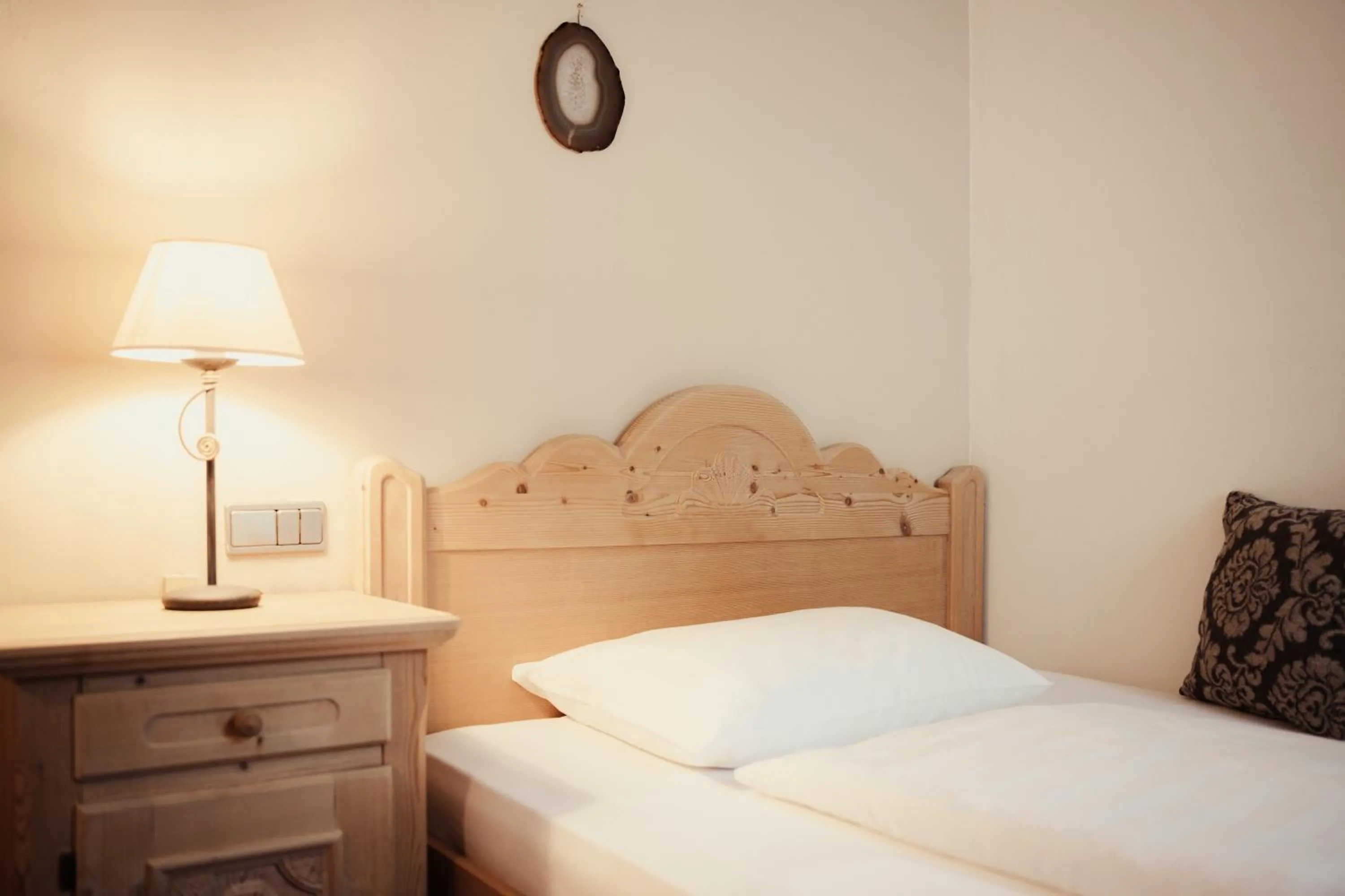 Photo of the whole room, Bed in Kristallhotel Corona-Krone