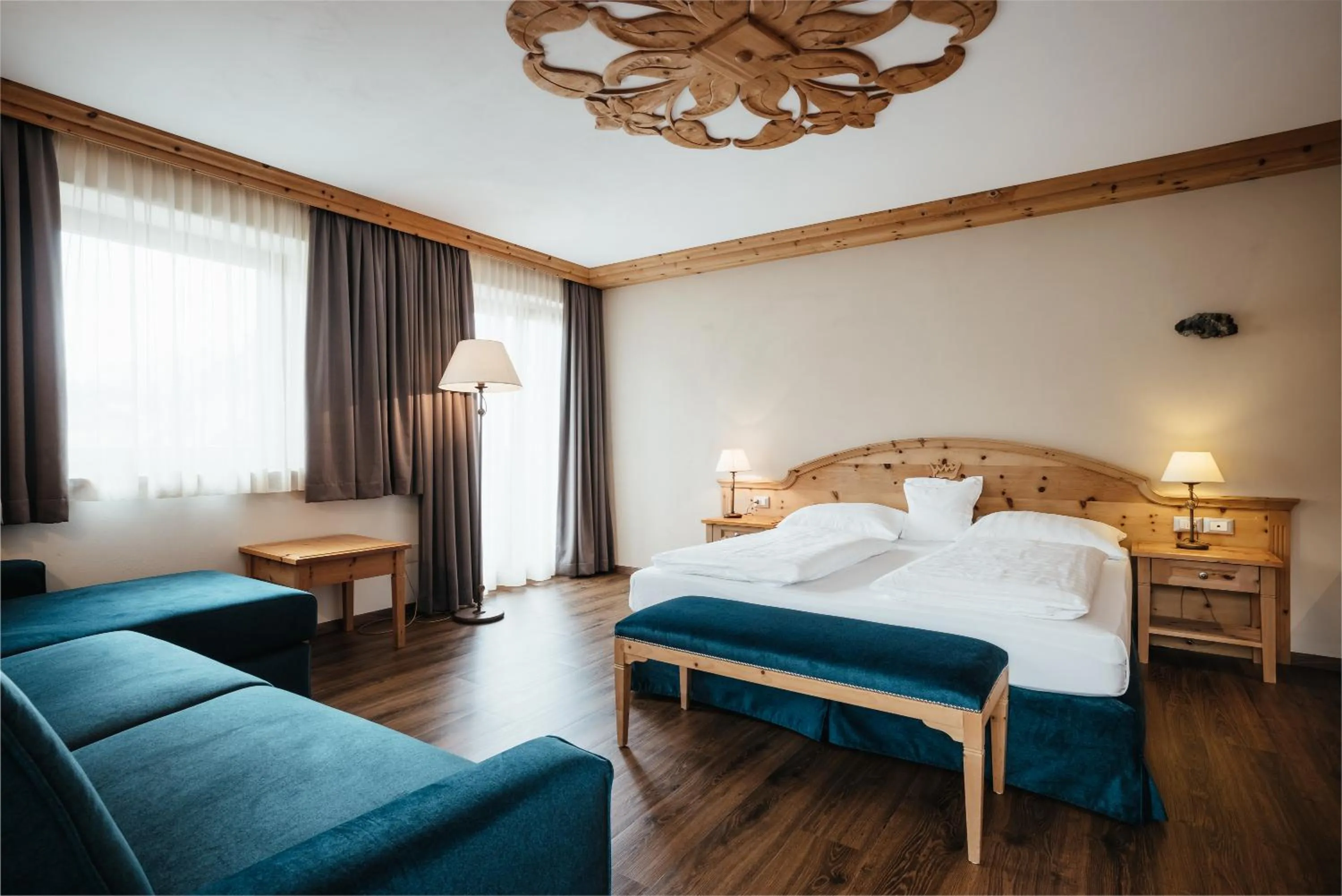 Photo of the whole room, Bed in Kristallhotel Corona-Krone