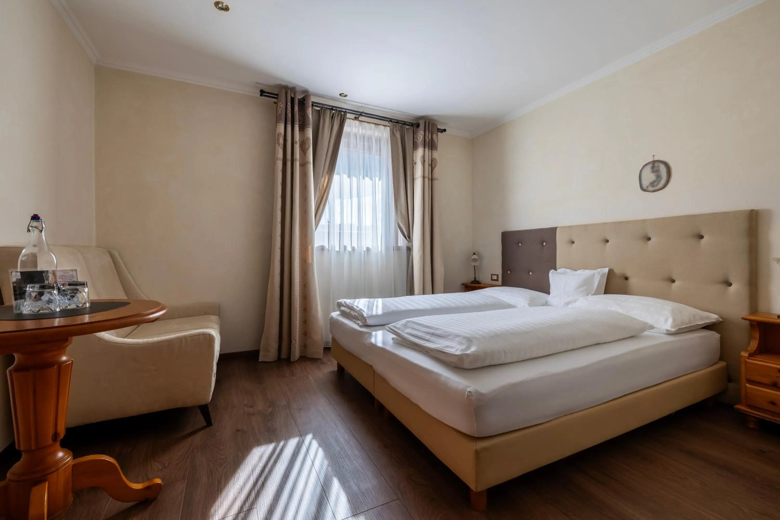 Bed in Kristallhotel Corona-Krone