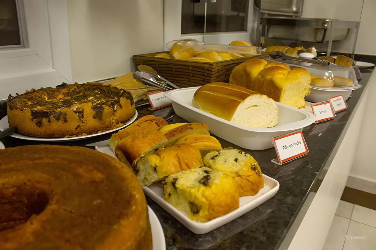 Food and drinks in Hotel Toyo Inn