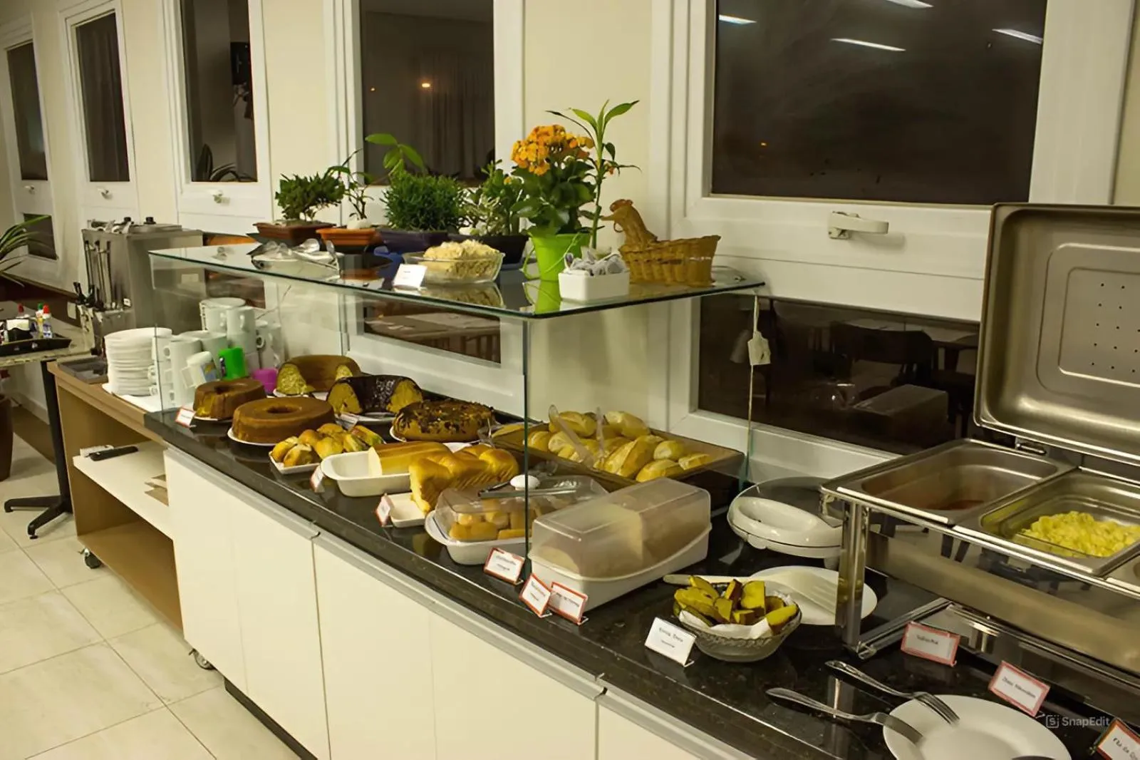 Food and drinks in Hotel Toyo Inn