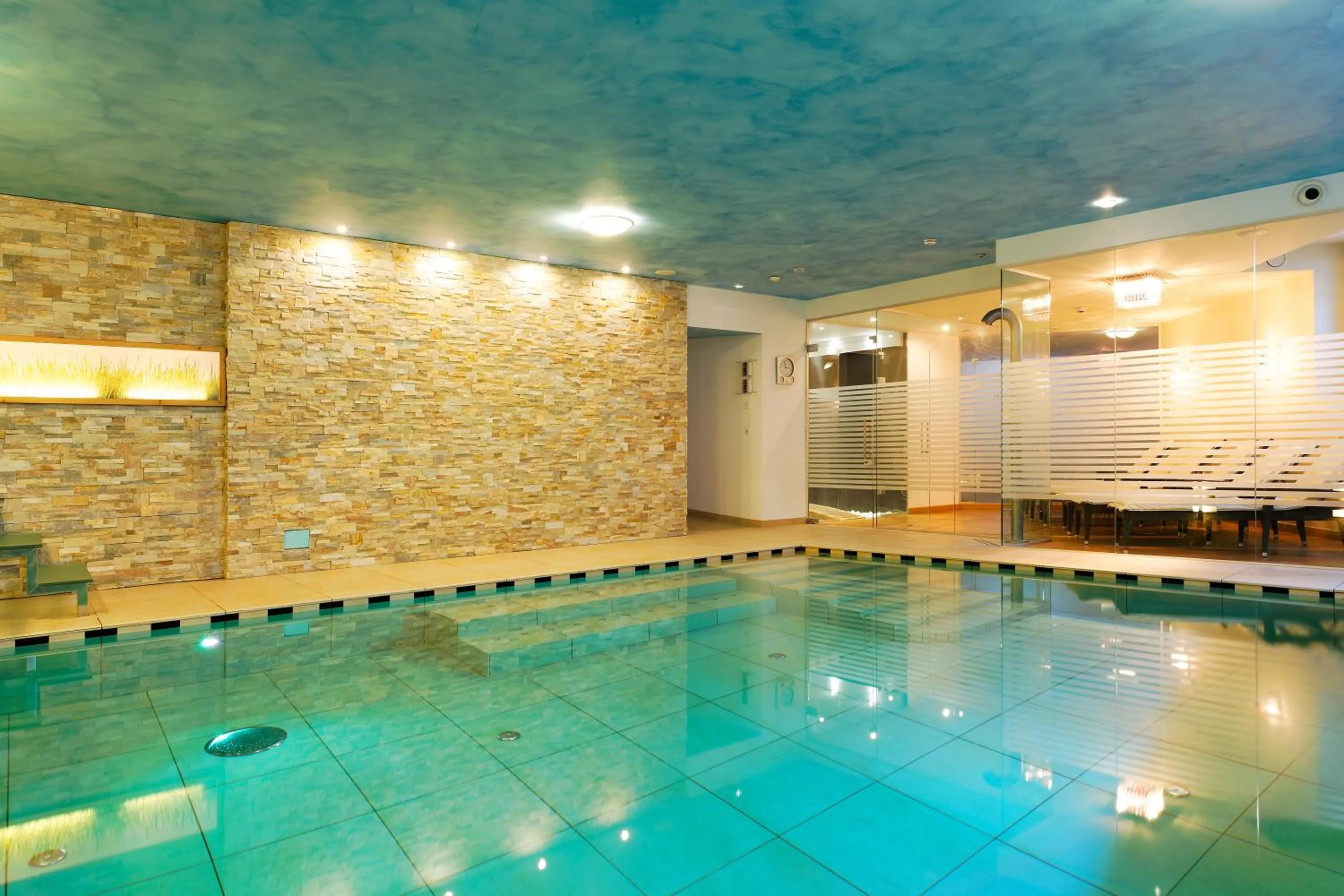 Swimming pool in Hotel Leitner