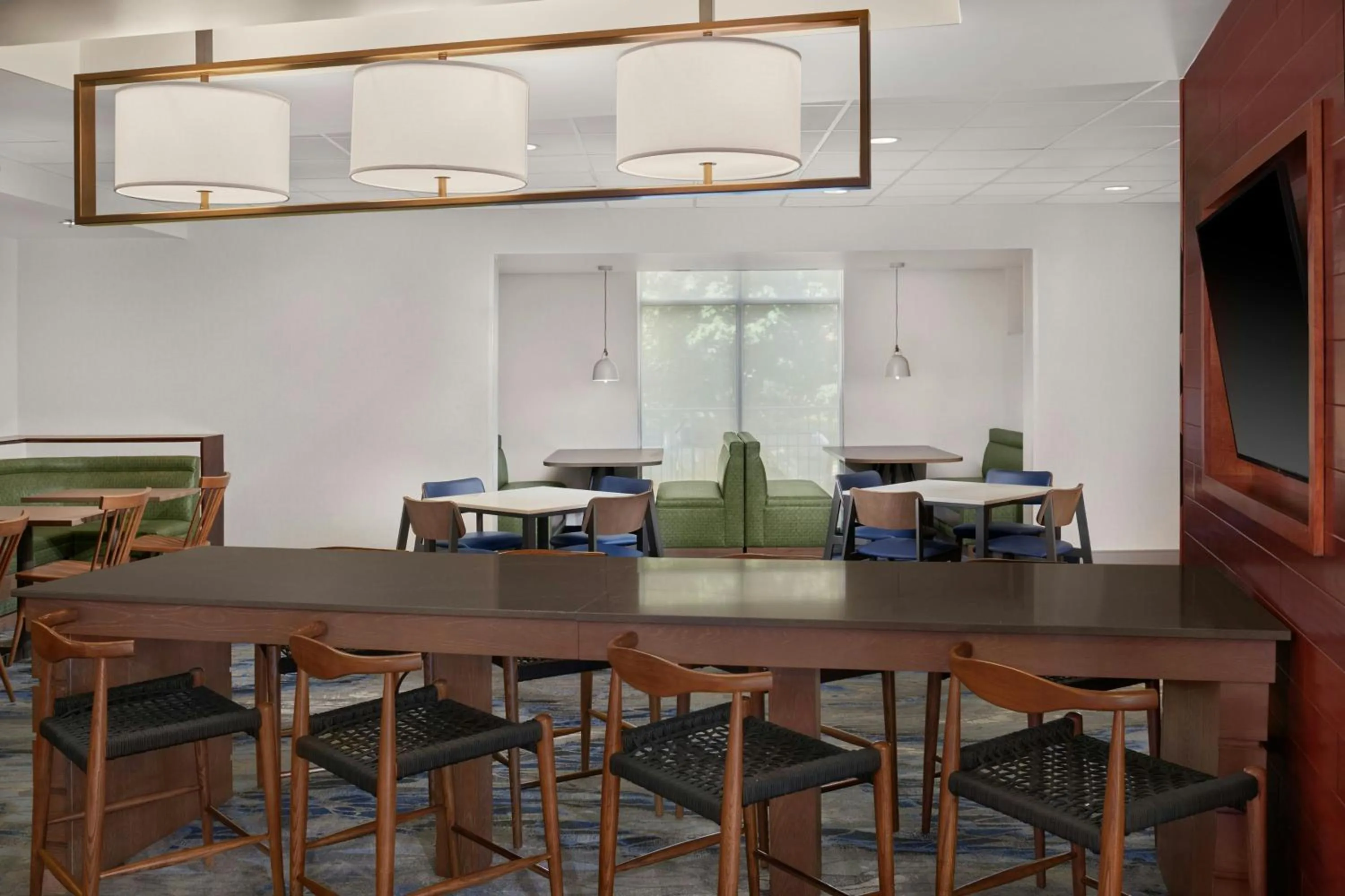 Breakfast in Fairfield Inn & Suites by Marriott Charlotte Airport