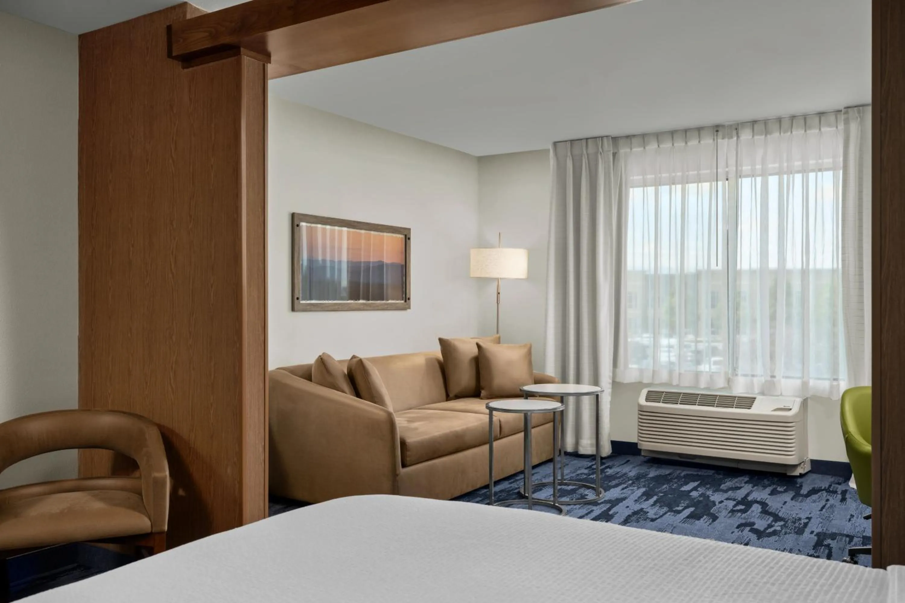 Living room, Bed in Fairfield Inn & Suites by Marriott Salt Lake City Midvale