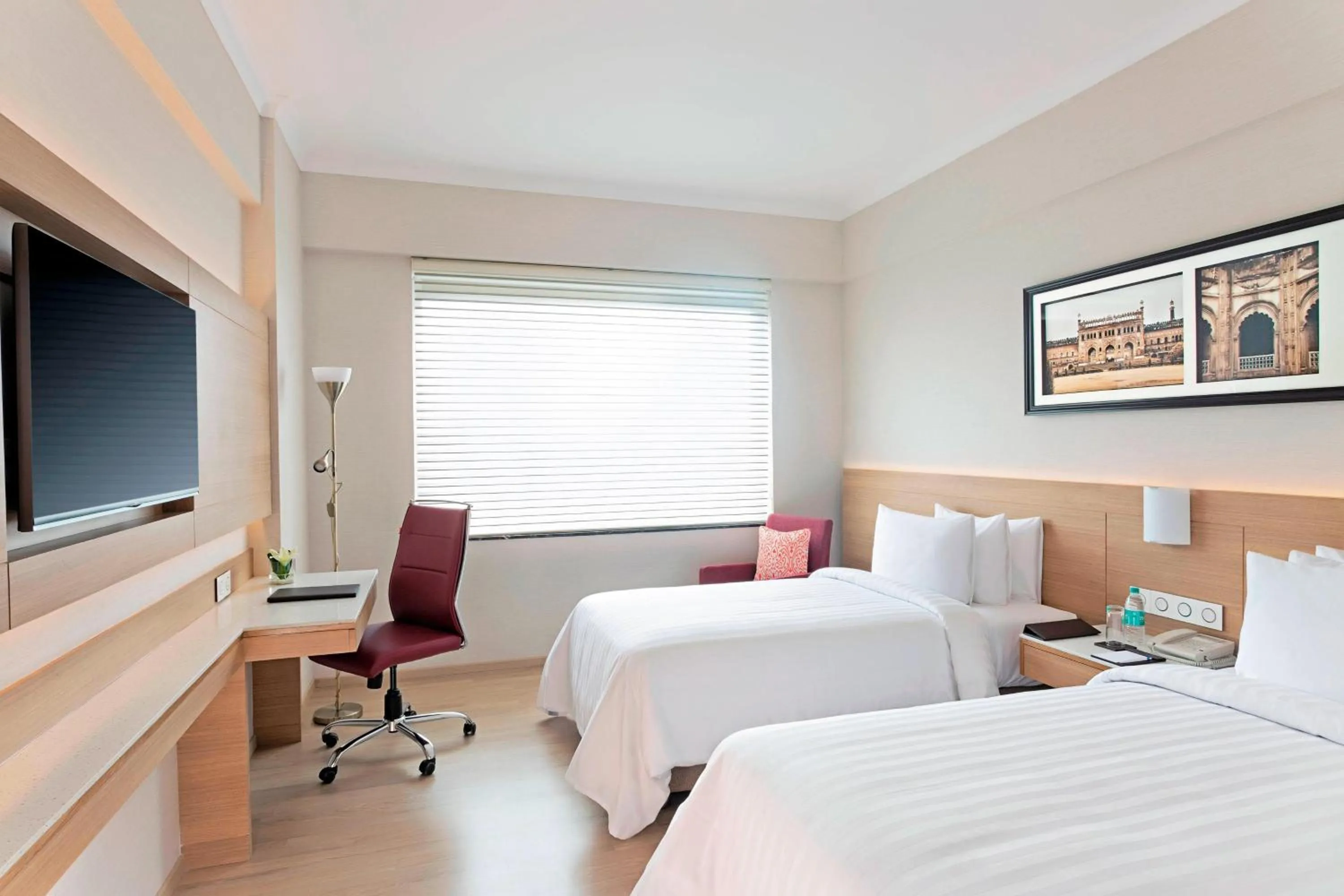 Photo of the whole room, Bed in Fairfield by Marriott Lucknow