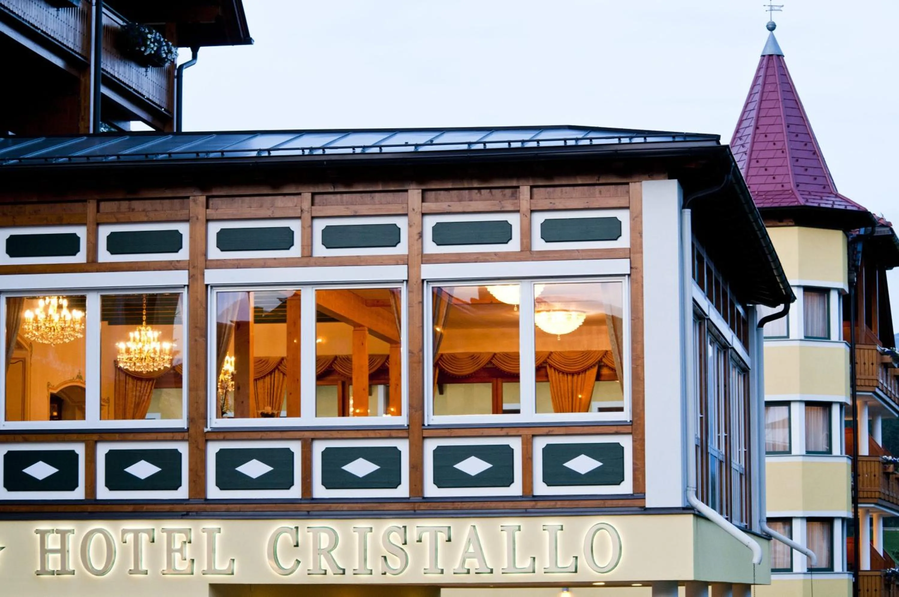 Facade/entrance in Hotel Cristallo