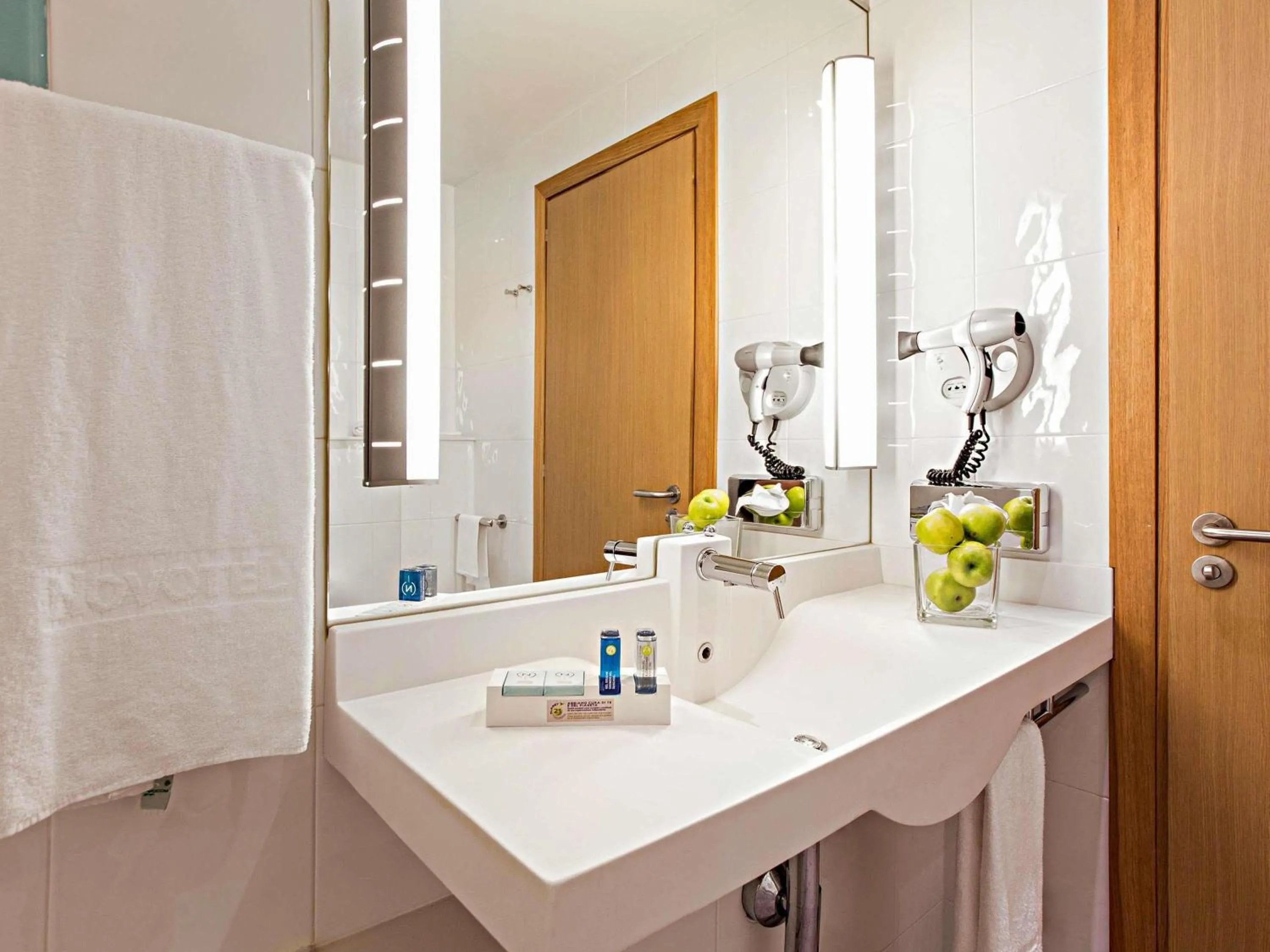 Bedroom in Novotel Salerno Est Arechi