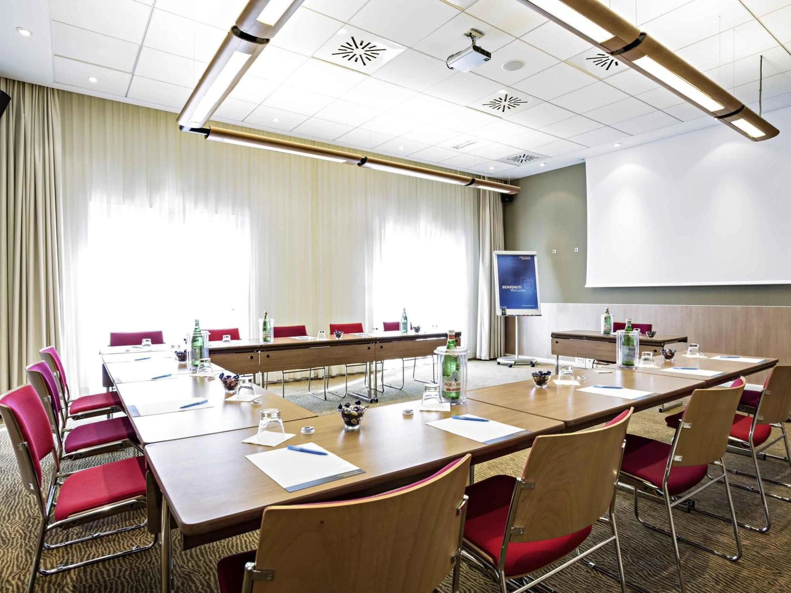 Meeting/conference room in Novotel Salerno Est Arechi
