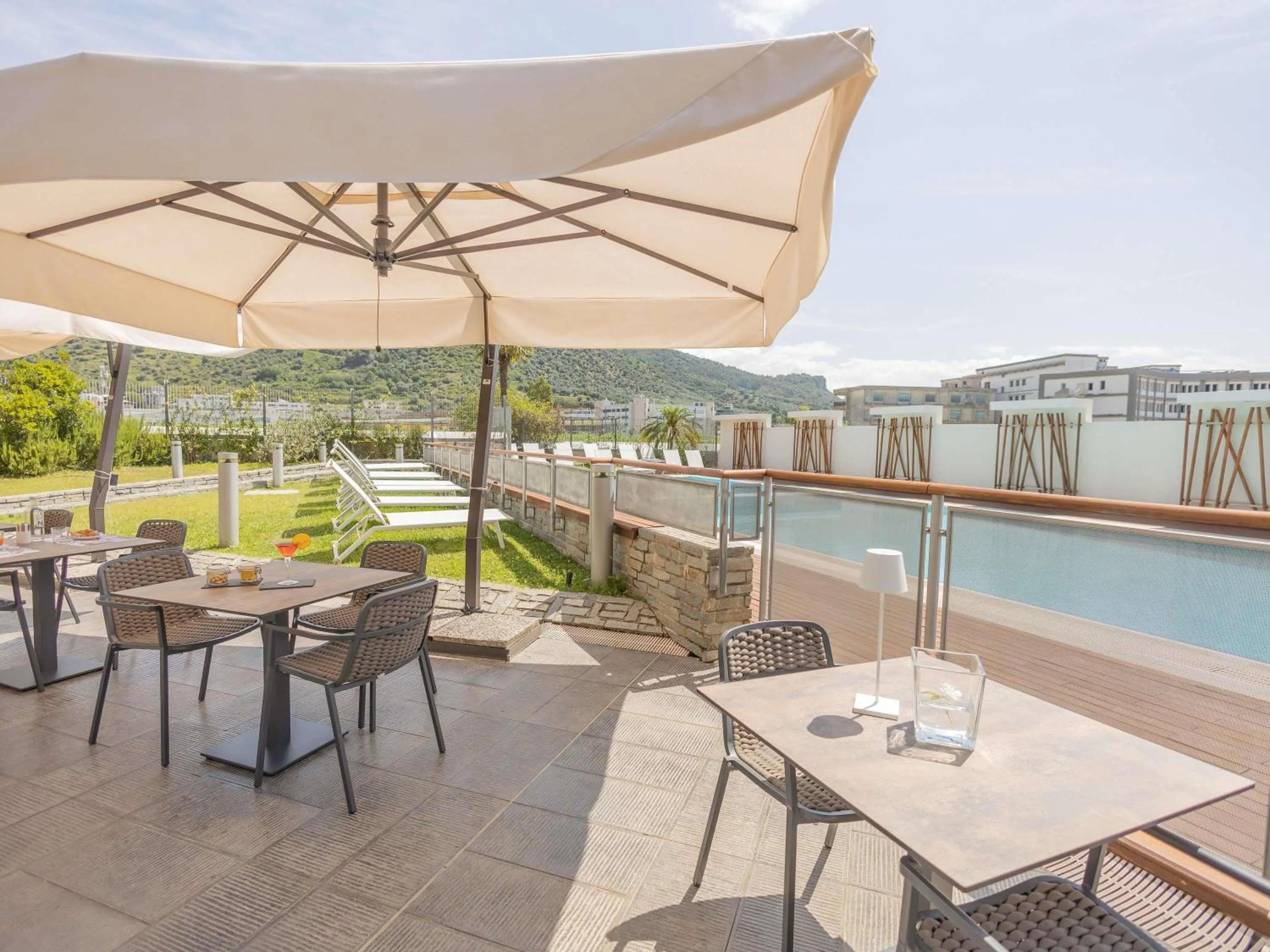 Restaurant/places to eat in Novotel Salerno Est Arechi