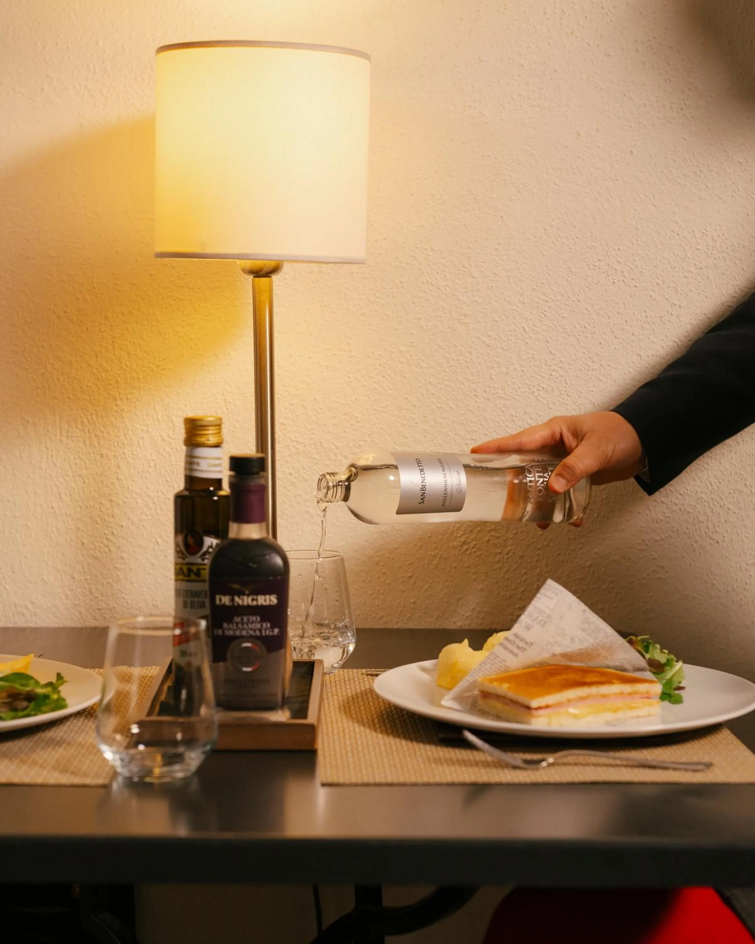 Restaurant/places to eat in Palazzo Caracciolo Naples