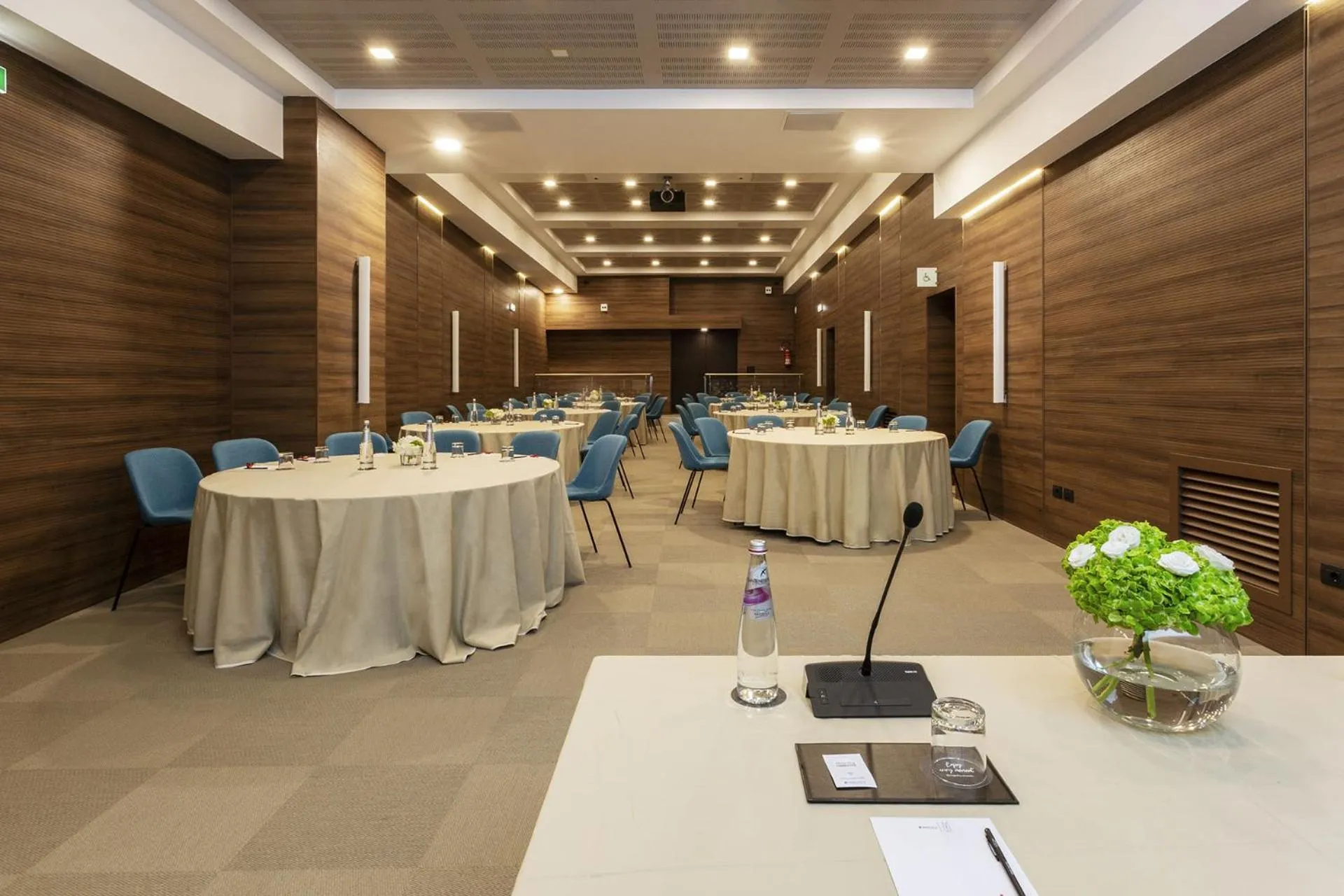 Meeting/conference room in Palazzo Caracciolo Naples