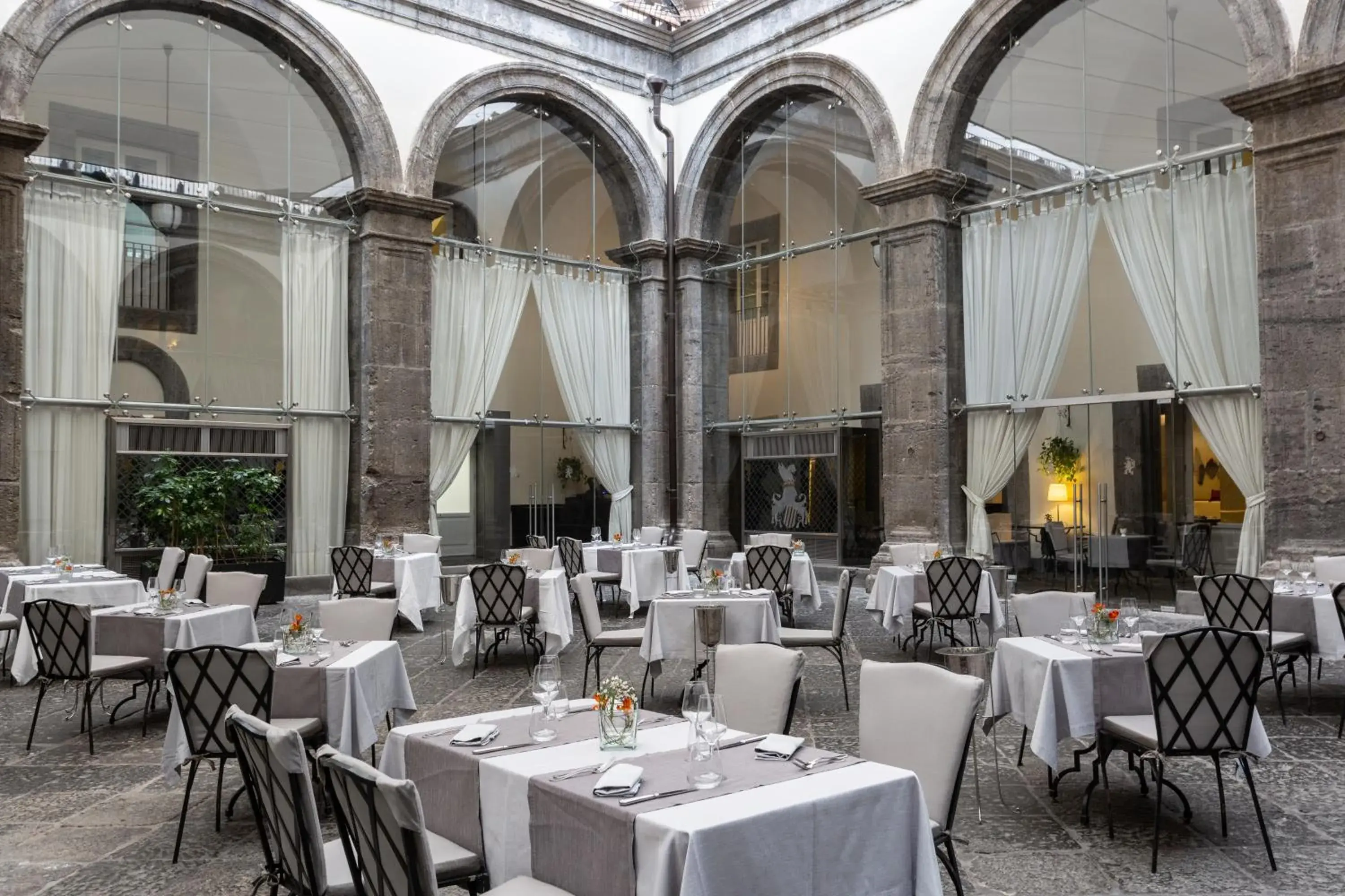Restaurant/places to eat in Palazzo Caracciolo Naples Restaurant/places to eat in Palazzo Caracciolo Naples