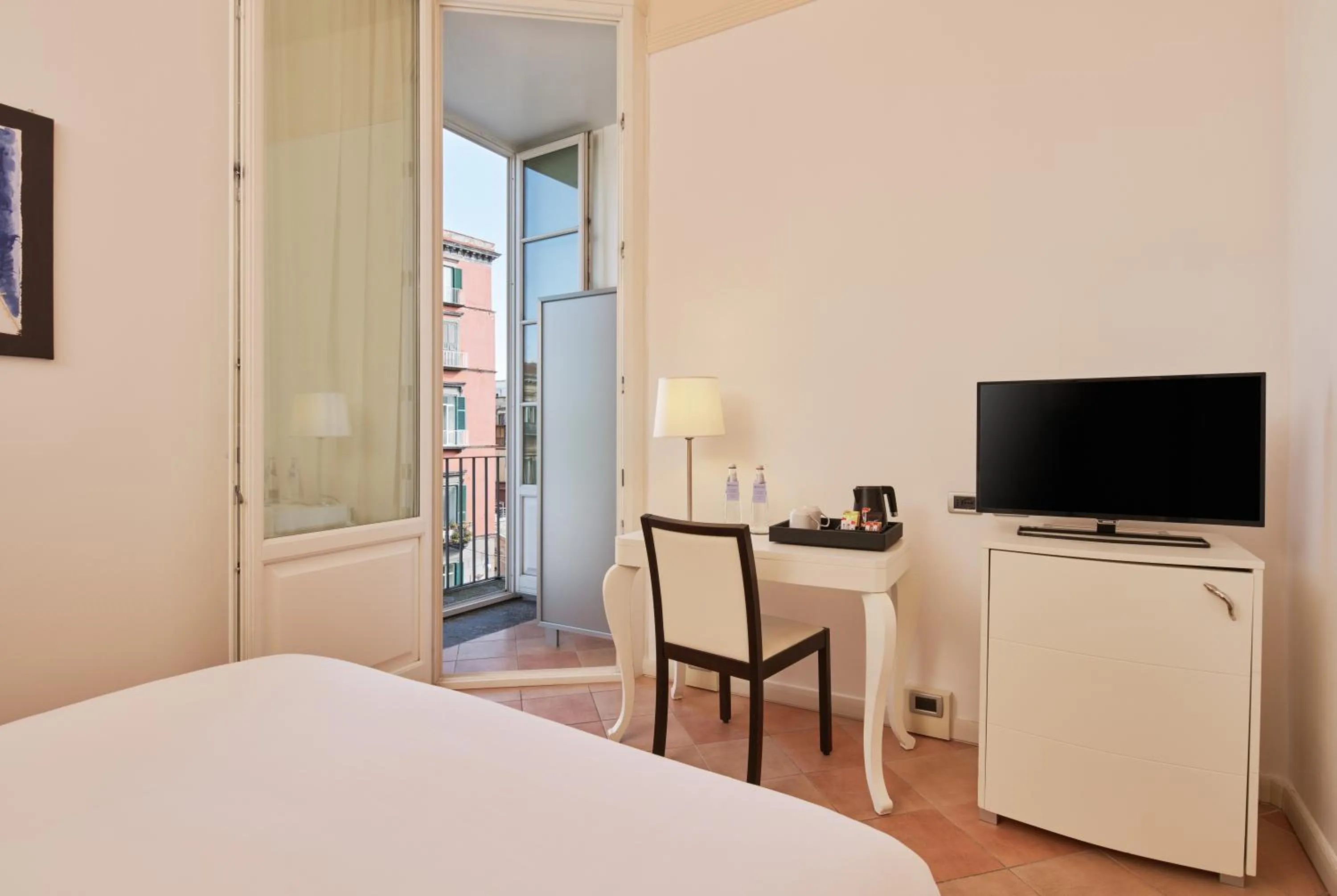 Bed in Palazzo Caracciolo Naples