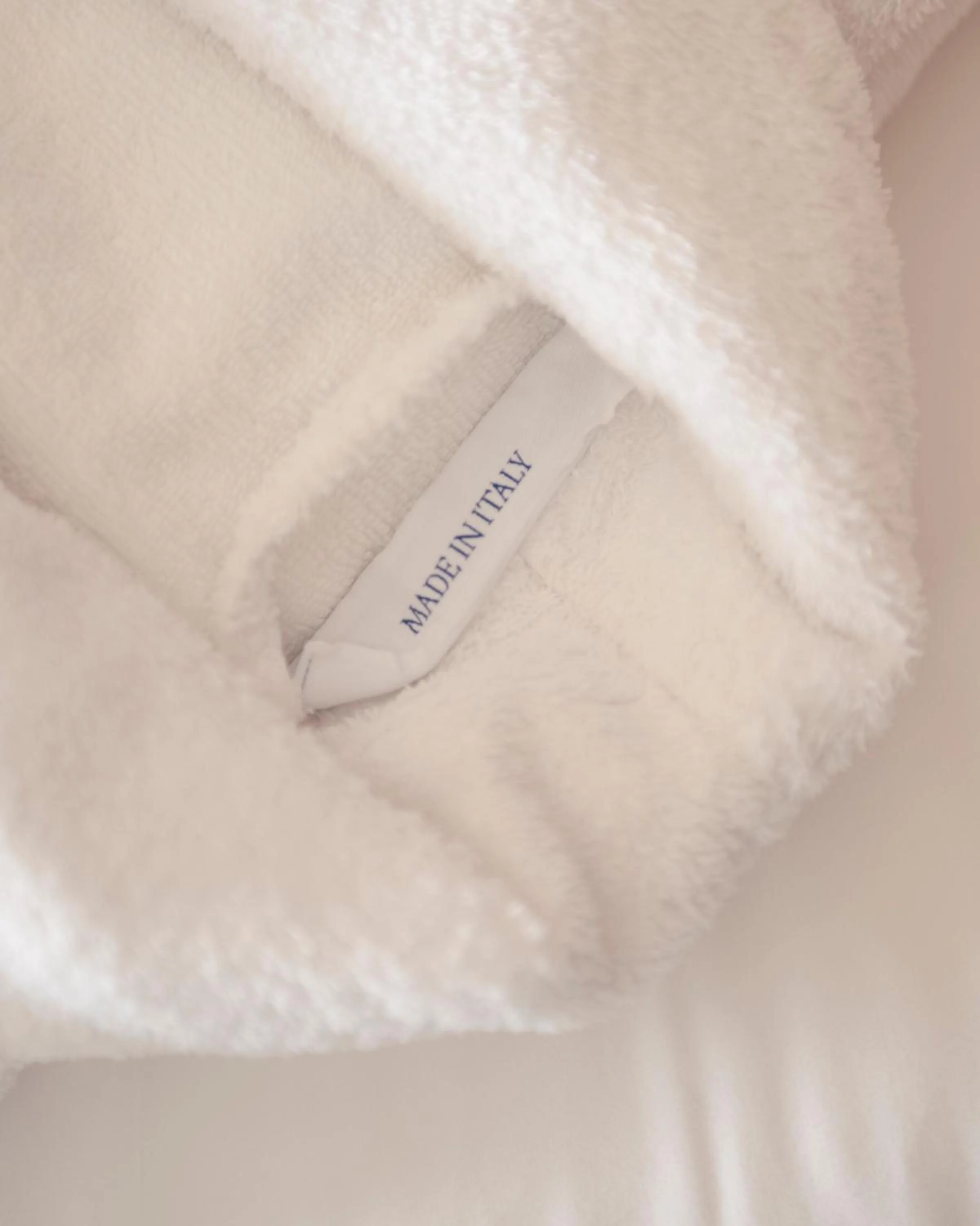 Bedroom in Palazzo Caracciolo Naples