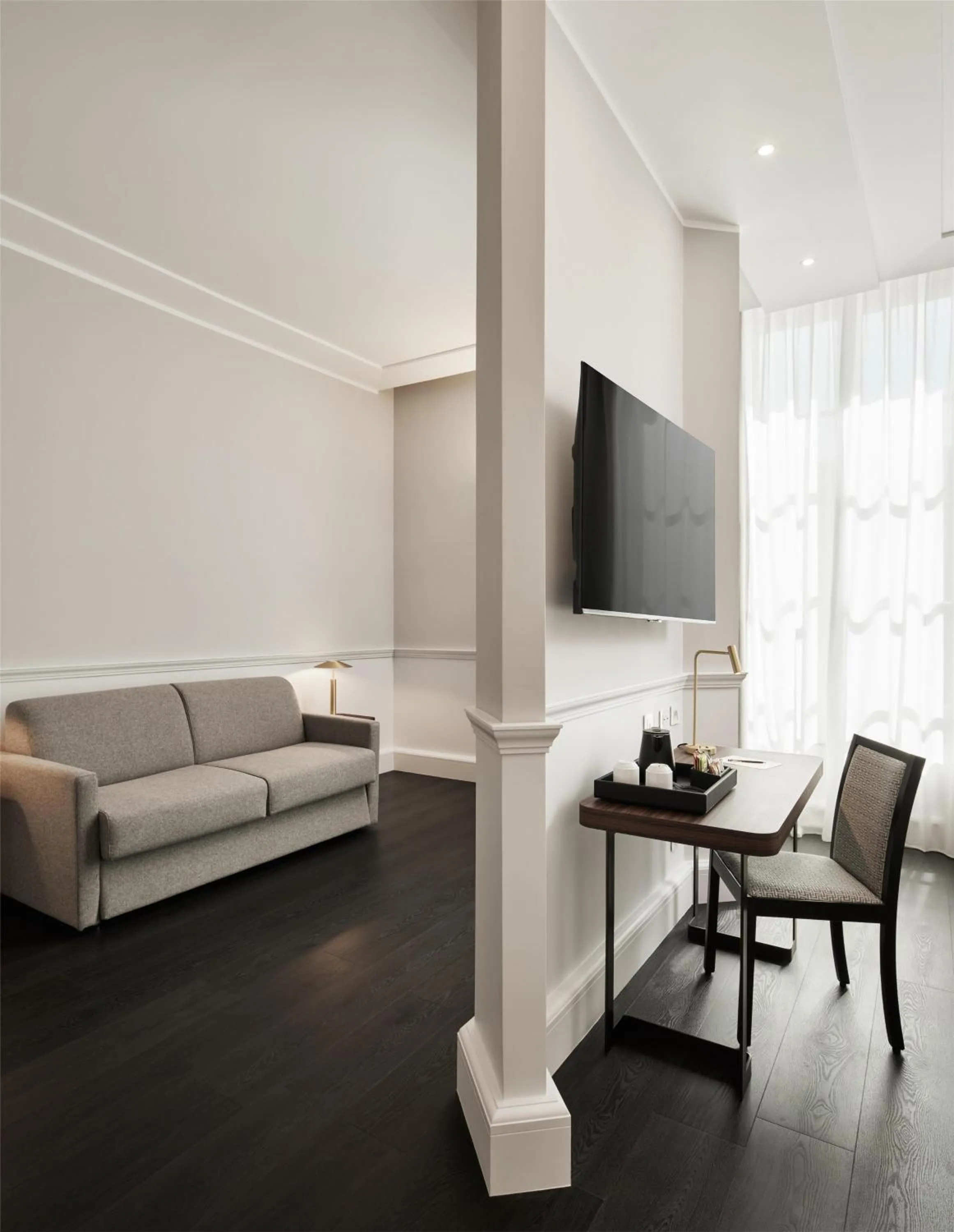 Bedroom in Palazzo Caracciolo Naples