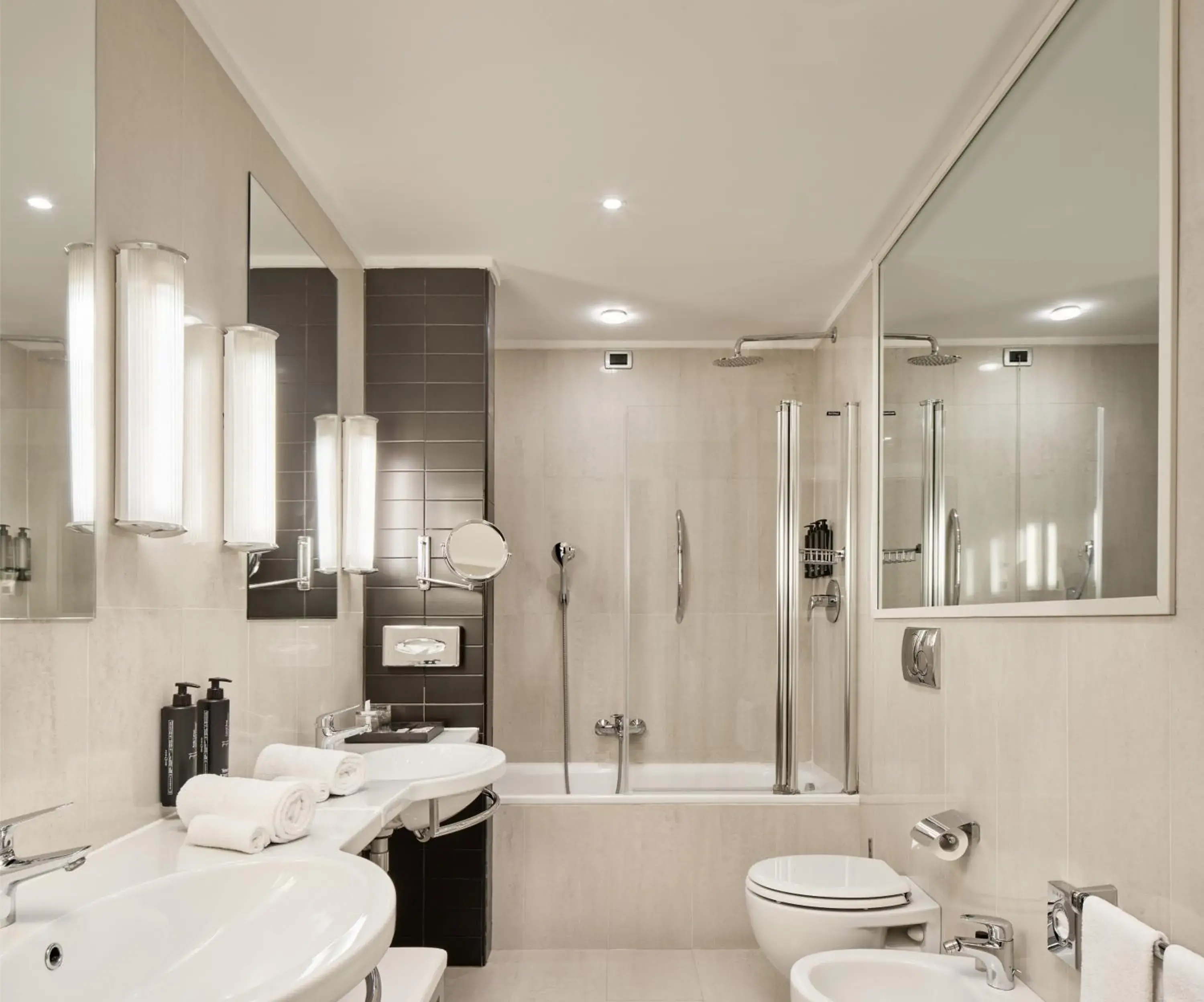 Junior King Suite Duplex in Palazzo Caracciolo Naples Junior King Suite Duplex in Palazzo Caracciolo Naples