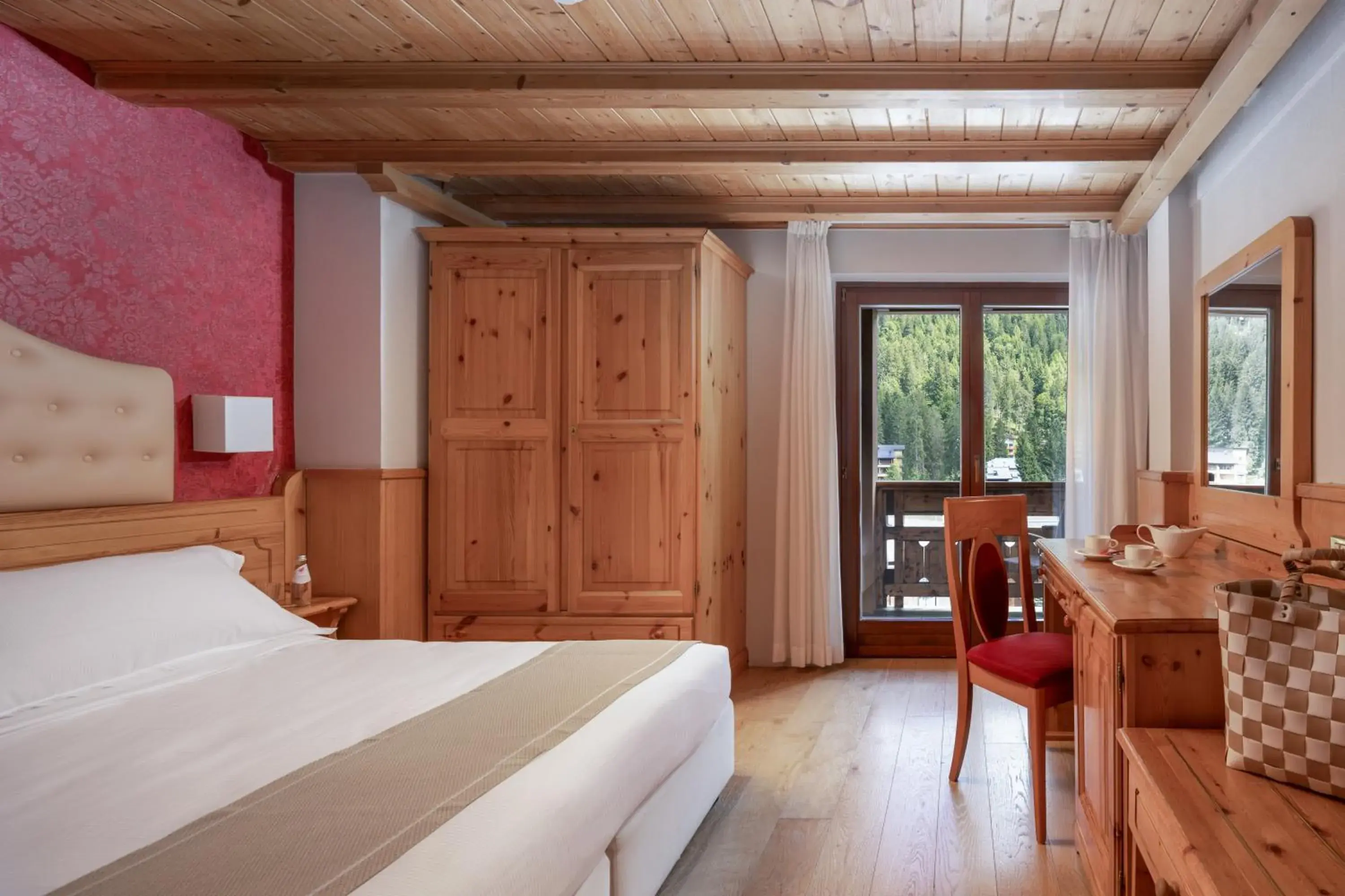 Economy Double or Twin Room in Hotel Splendid Economy Double or Twin Room in Hotel Splendid