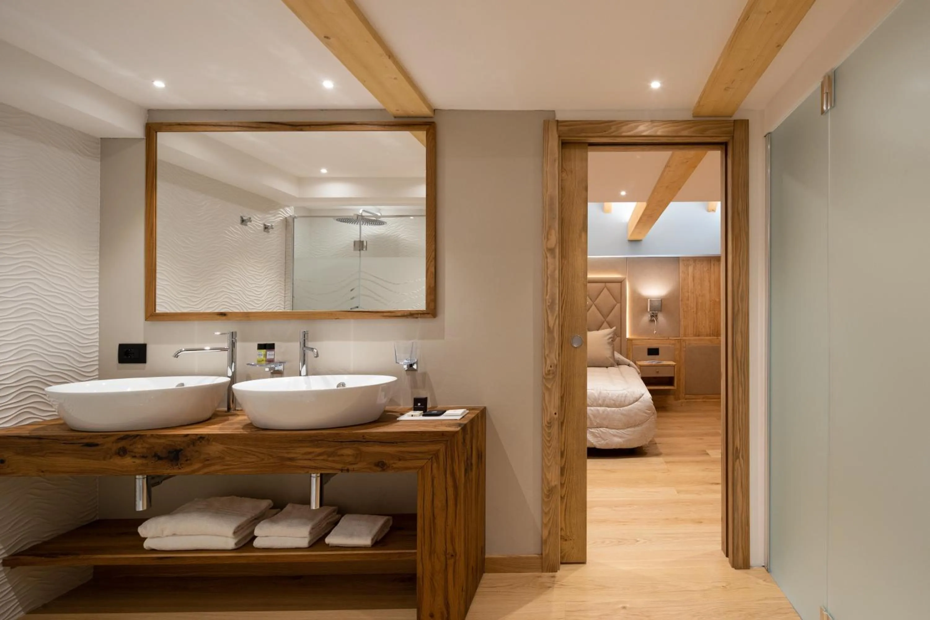 Bathroom, Bed in Hotel Splendid