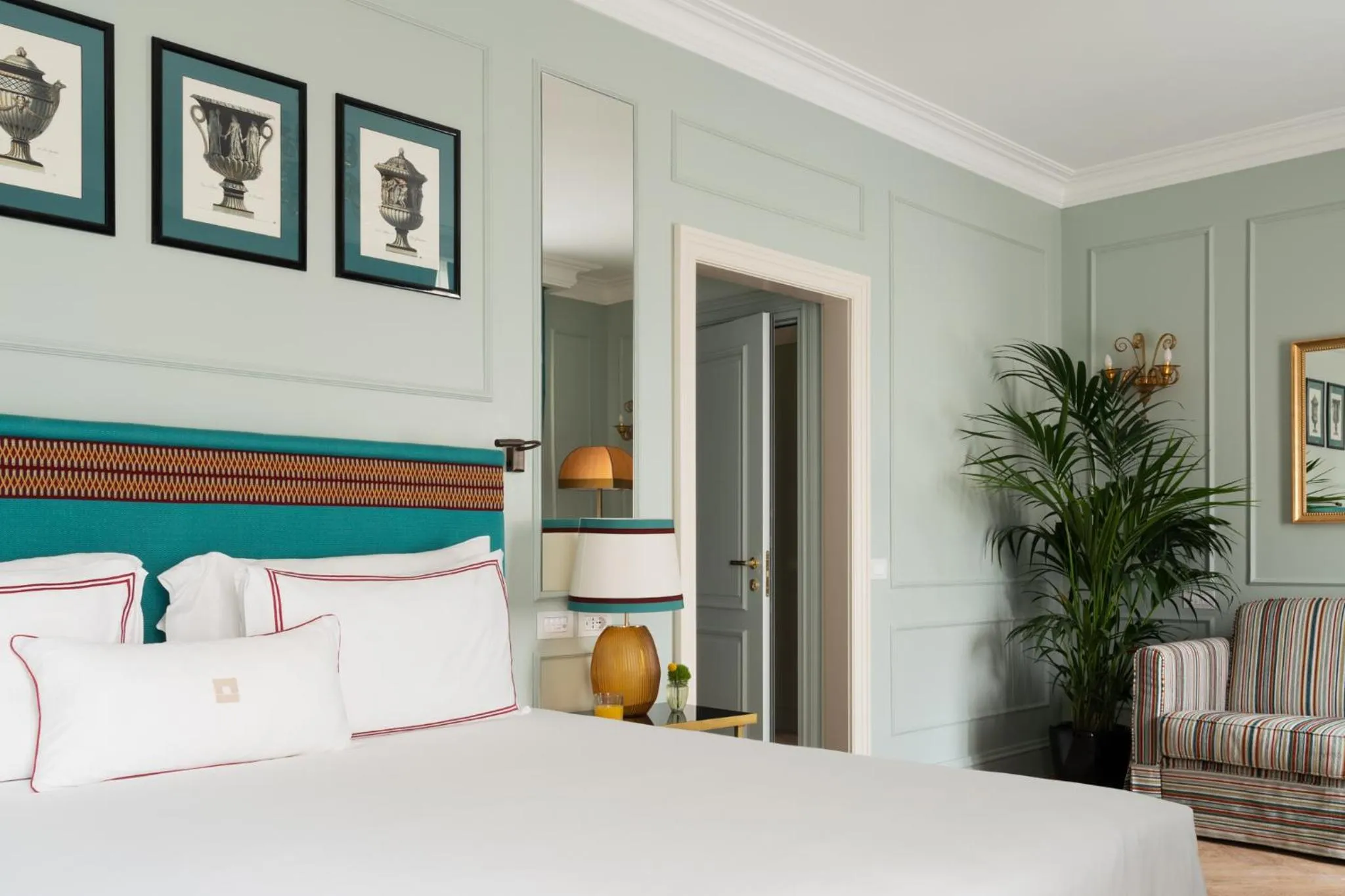 View (from property/room), Bed in Palazzo Ripetta