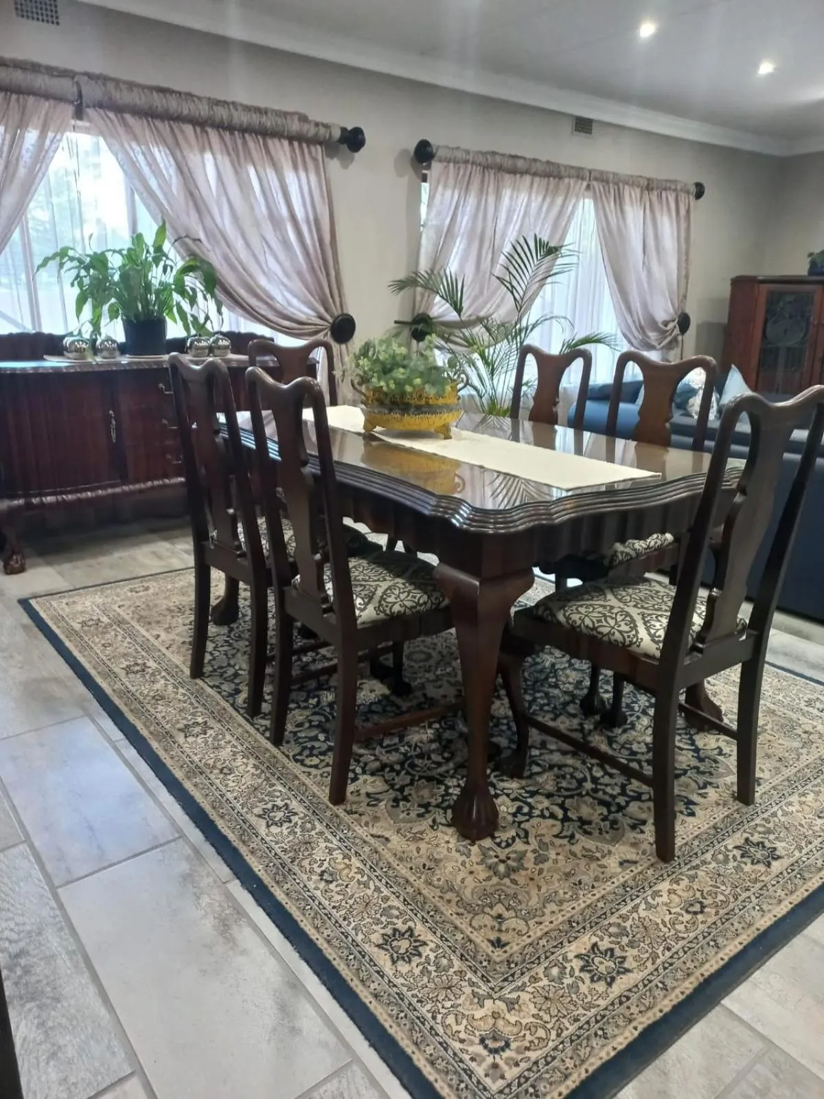 Dining area in J'Cups Guest House