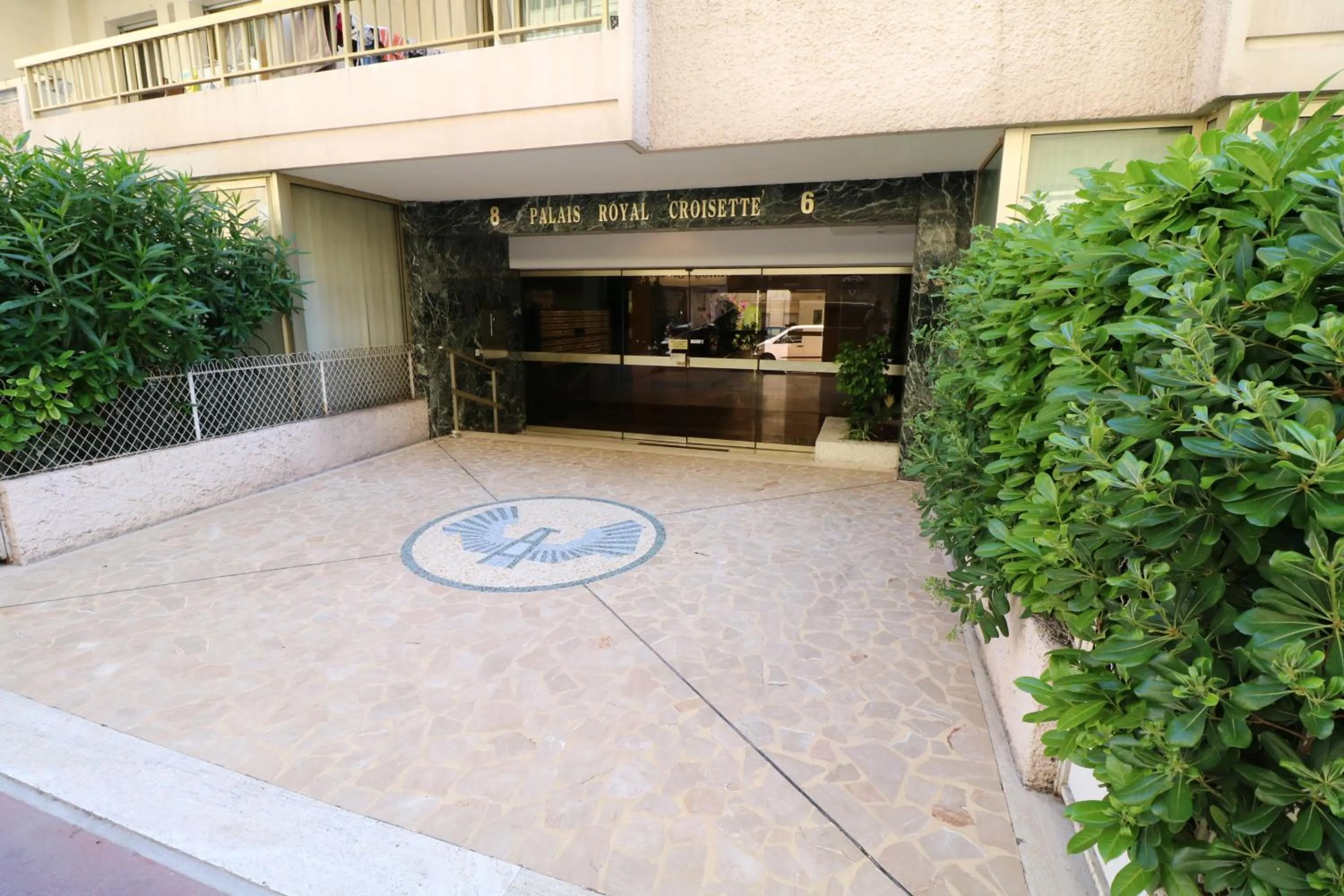 Facade/entrance in 2 bedroom & studio Palais Royal 2 mins from Croisette and Carlton