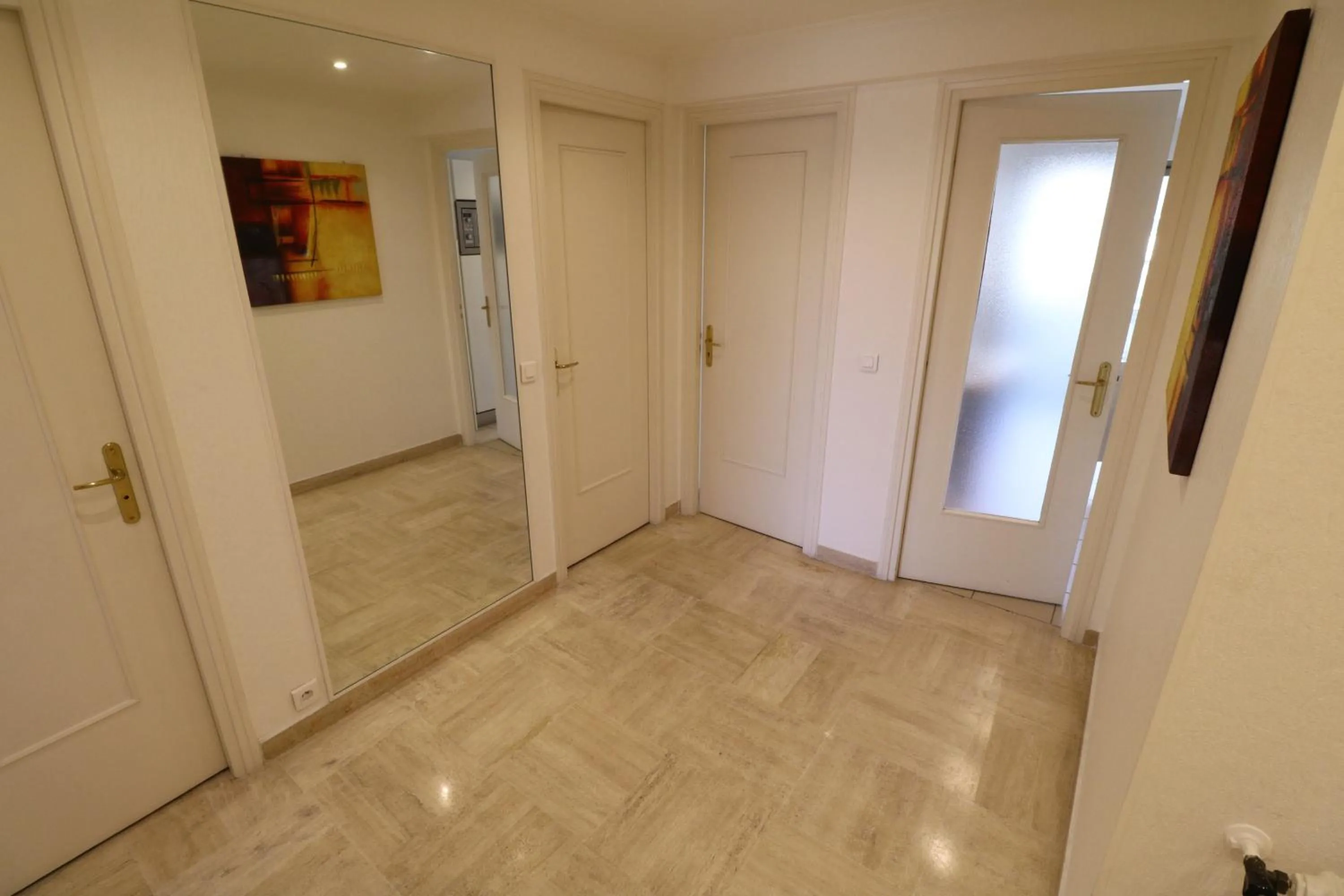 Decorative detail in 2 bedroom & studio Palais Royal 2 mins from Croisette and Carlton