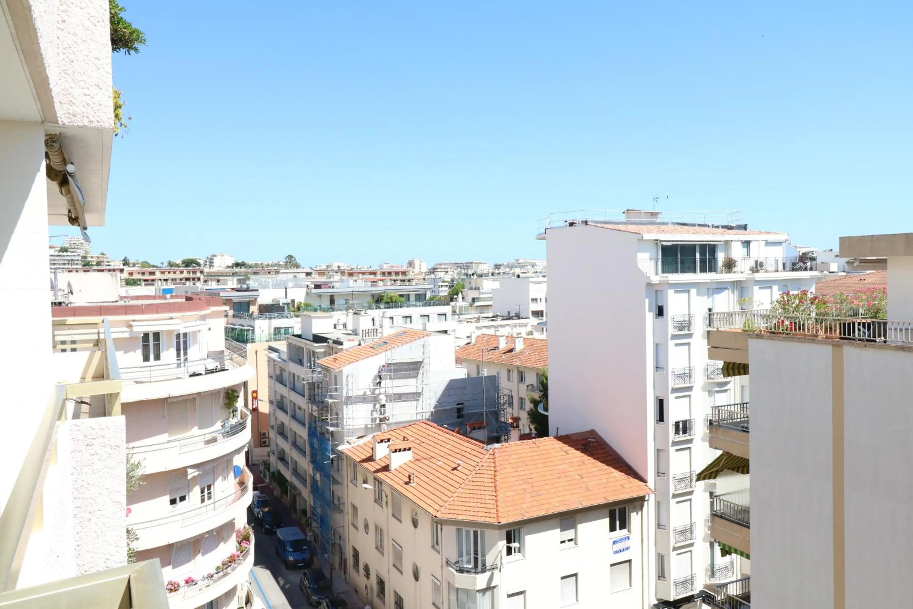 Neighbourhood in 2 bedroom & studio Palais Royal 2 mins from Croisette and Carlton