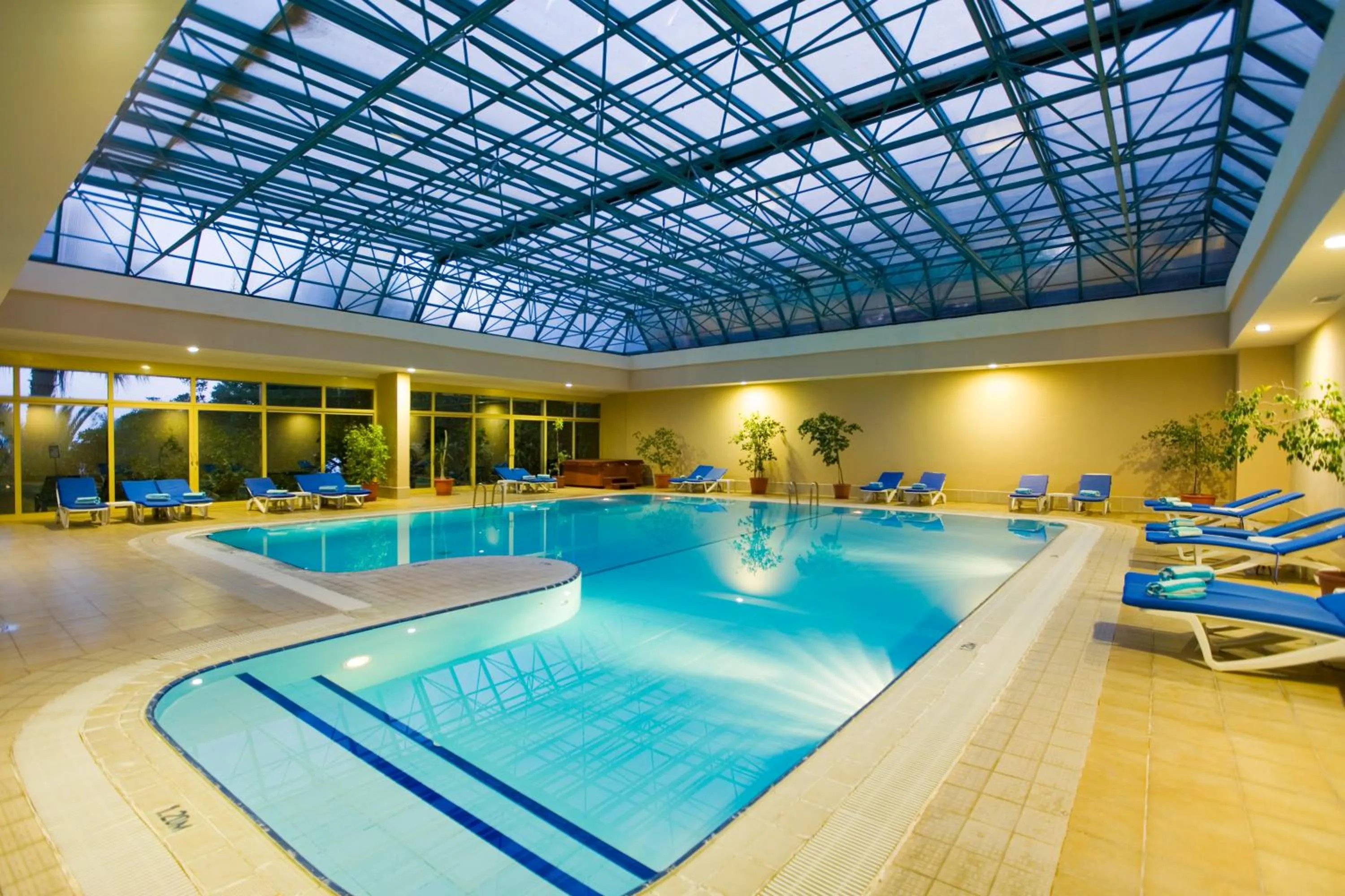 Swimming pool in Fantasia Deluxe Hotel