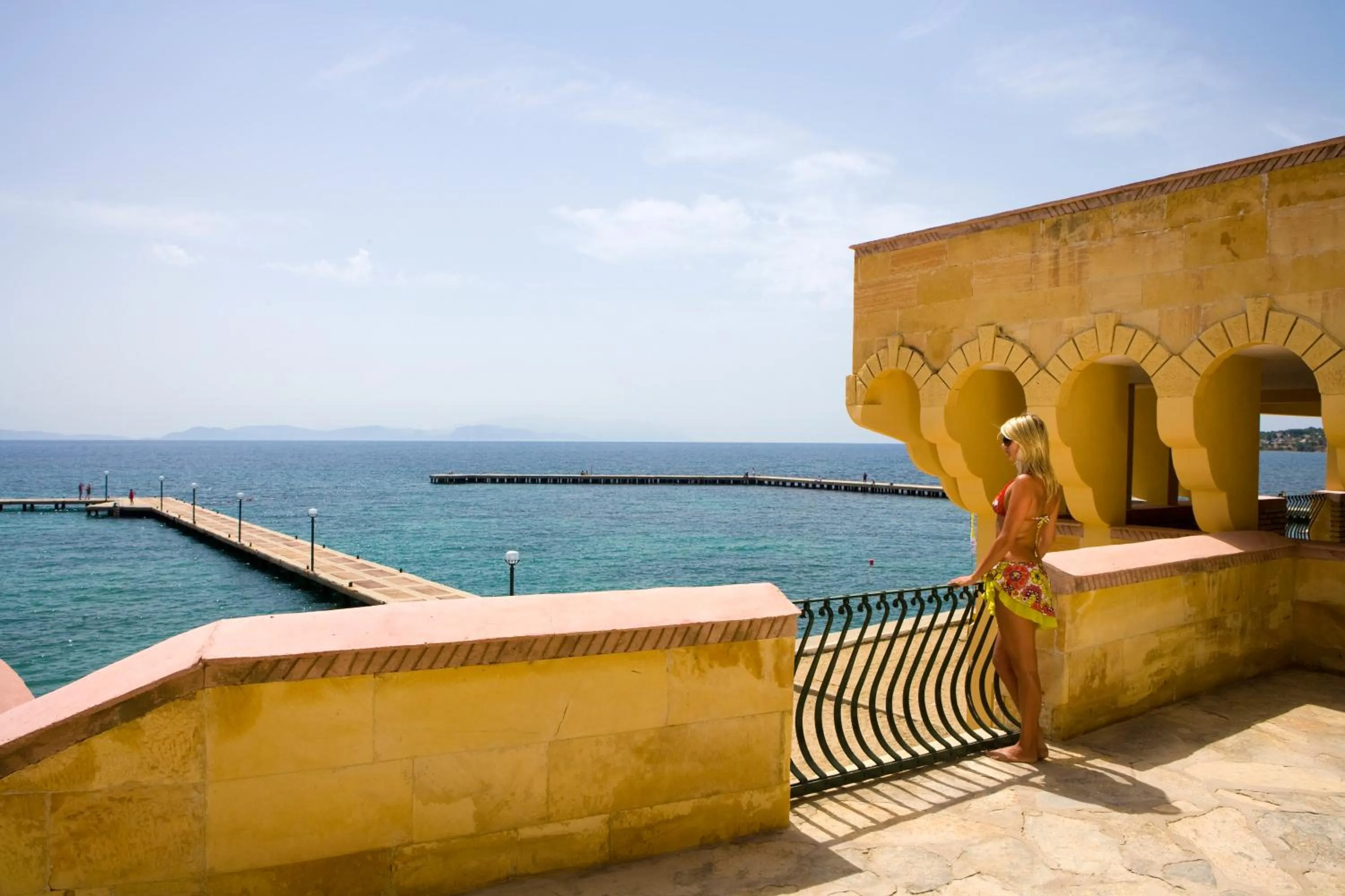 Day in Fantasia Deluxe Hotel