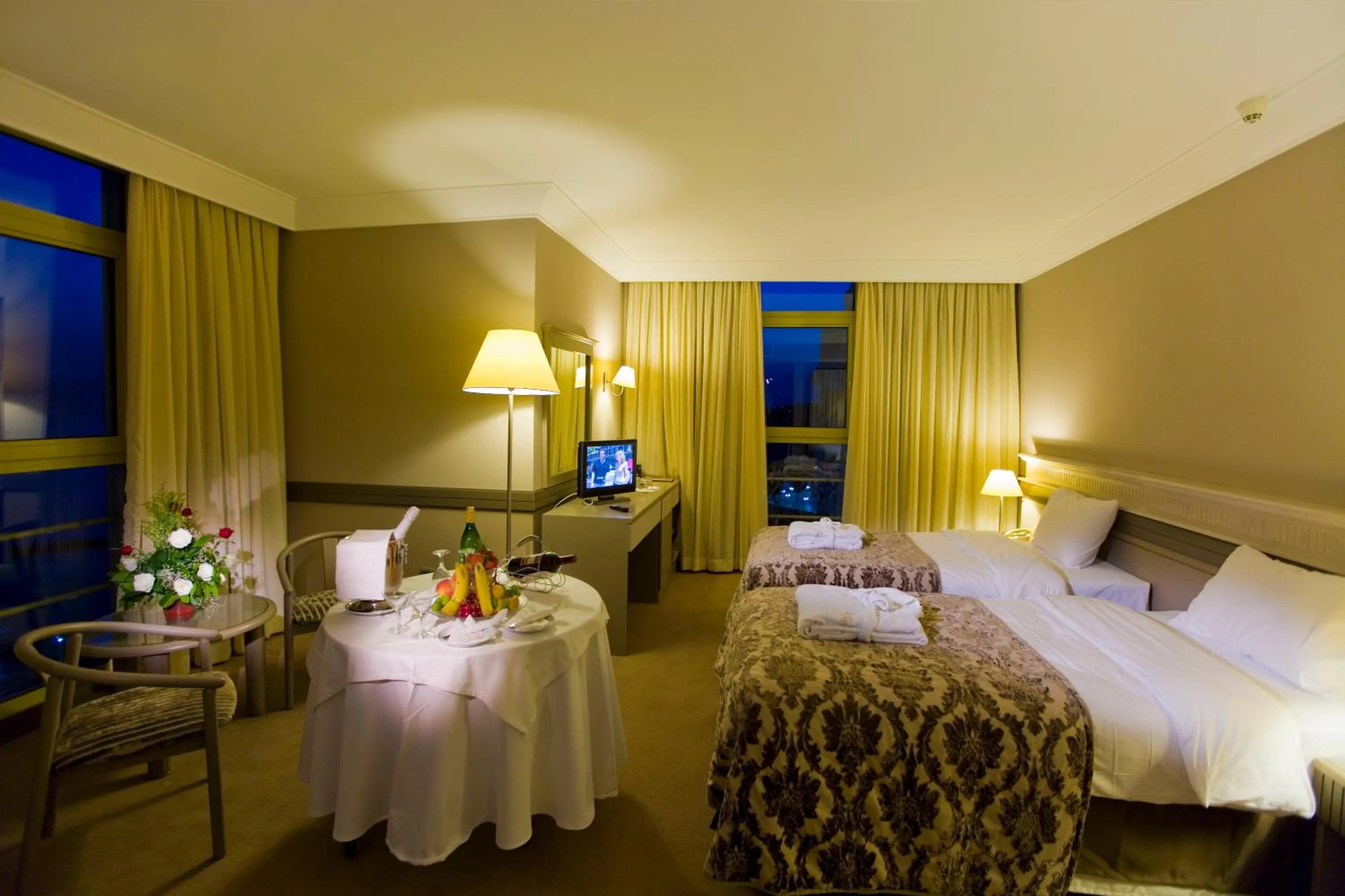 Night, Bed in Fantasia Deluxe Hotel