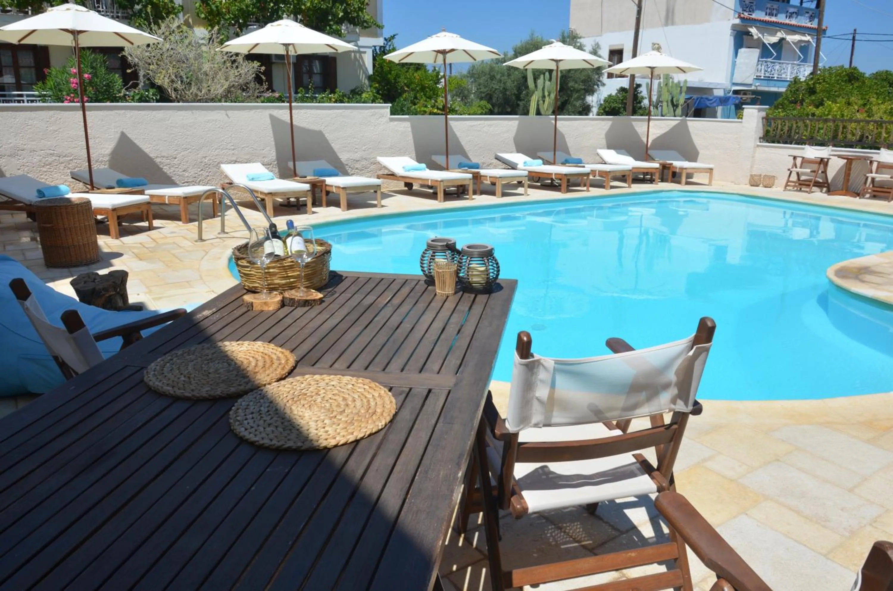 Swimming pool in Sunrise Hotel