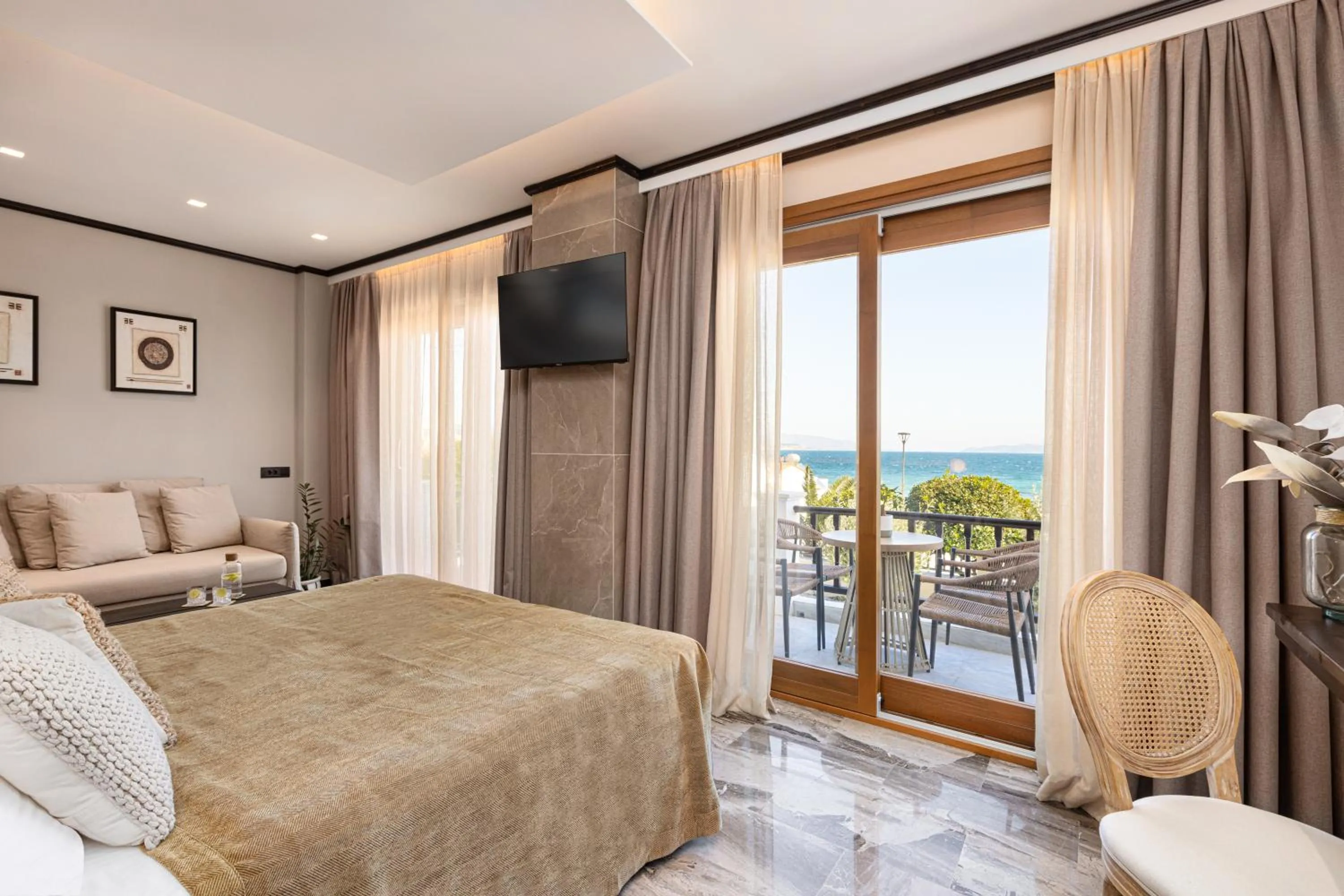 Bed in Sunrise Hotel