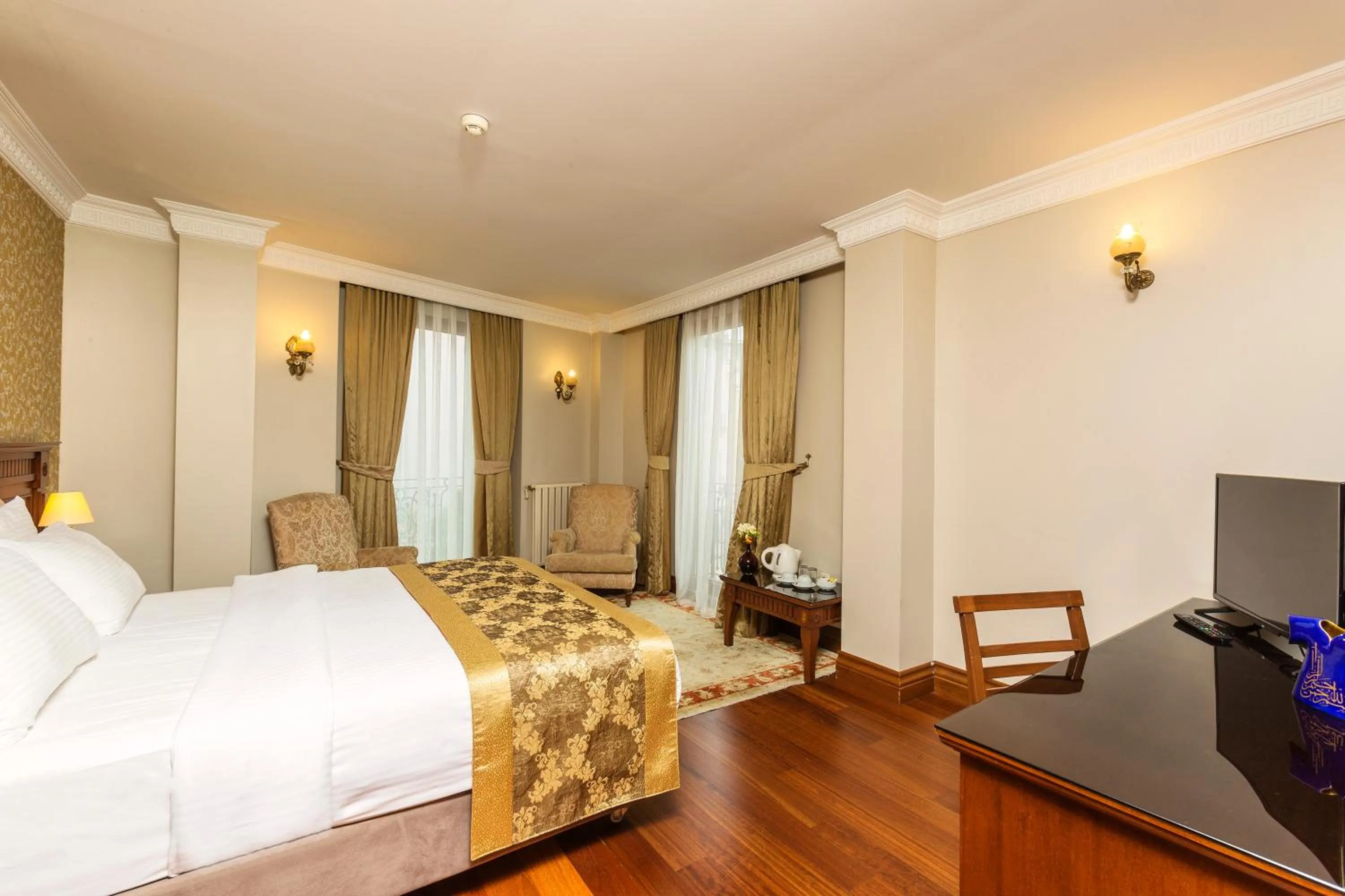 Photo of the whole room, Bed in Acra Hotel - Special Category