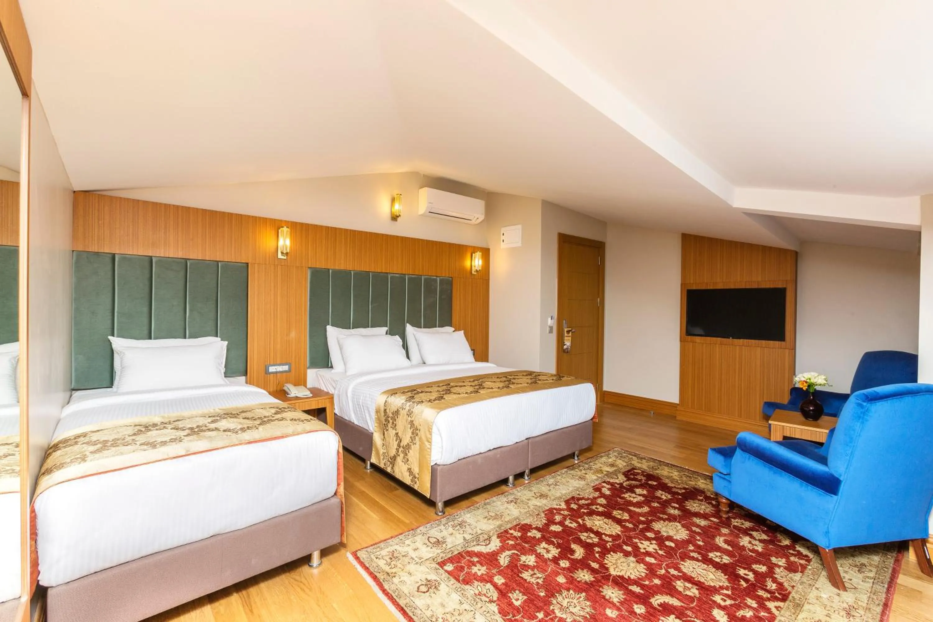 Photo of the whole room, Bed in Acra Hotel - Special Category