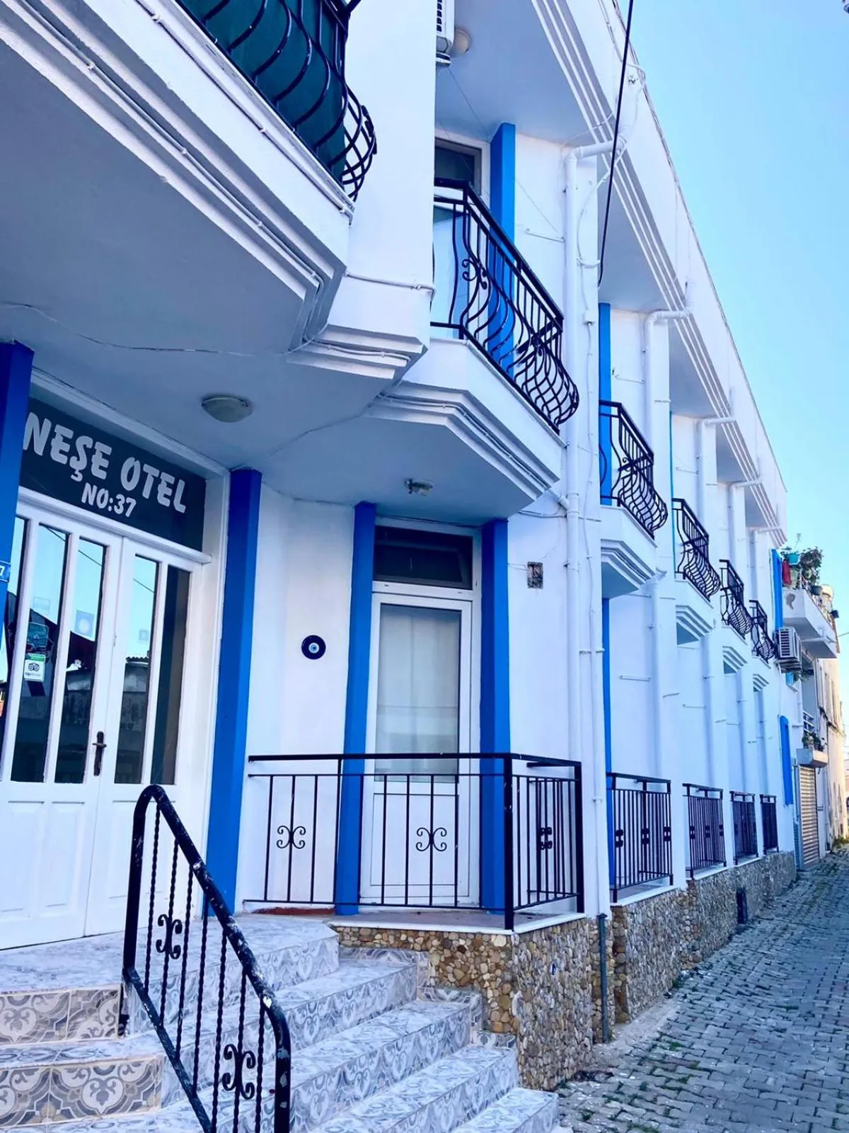Nese Hotel