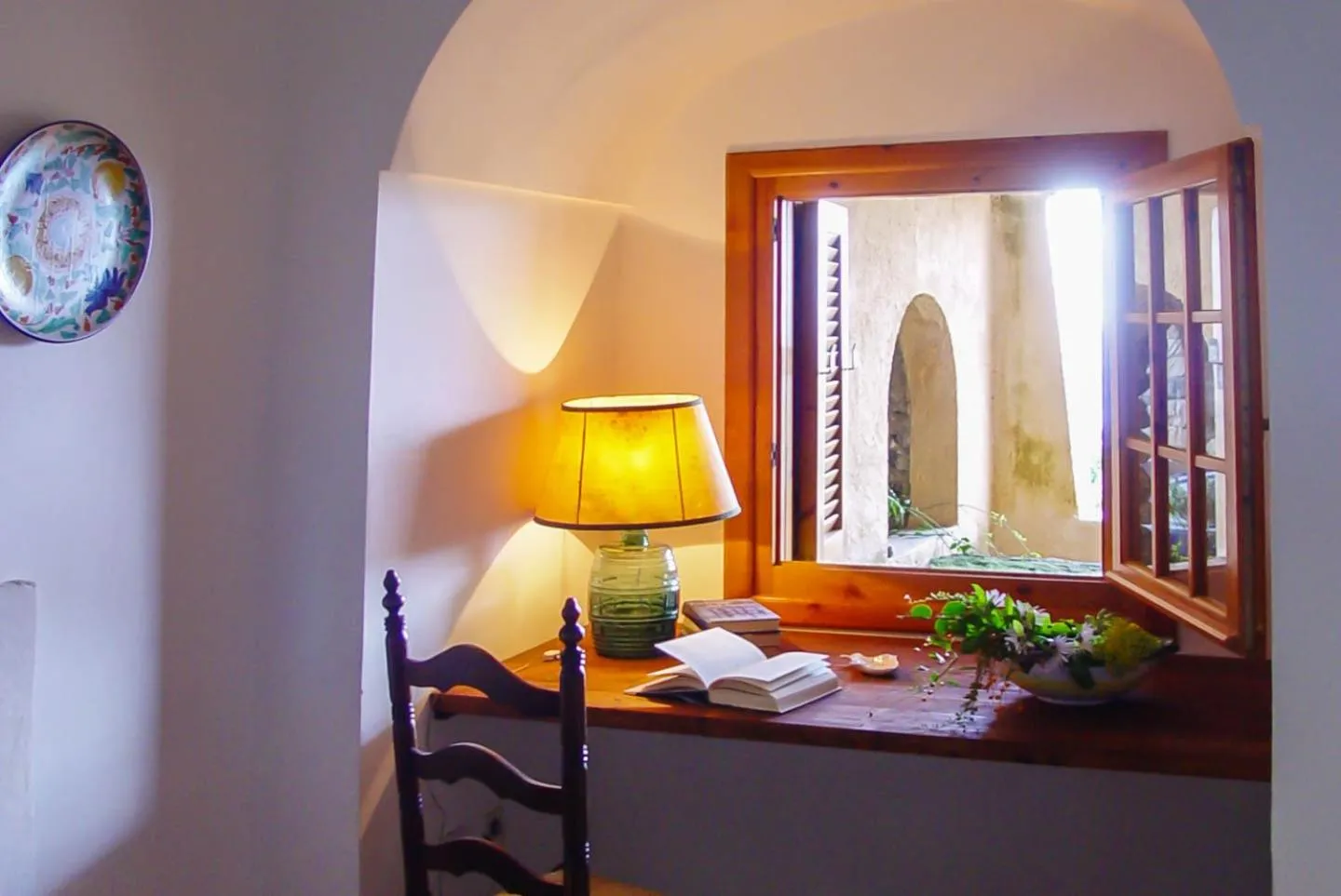 Inner courtyard view, Bed in Relais Euterpini