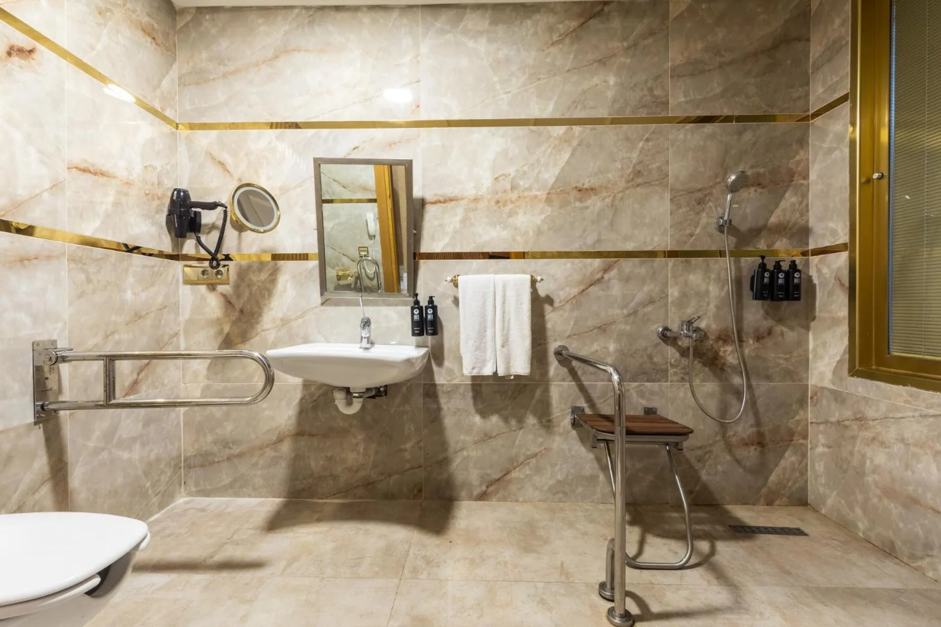 Toilet in Wyndham Istanbul Old City