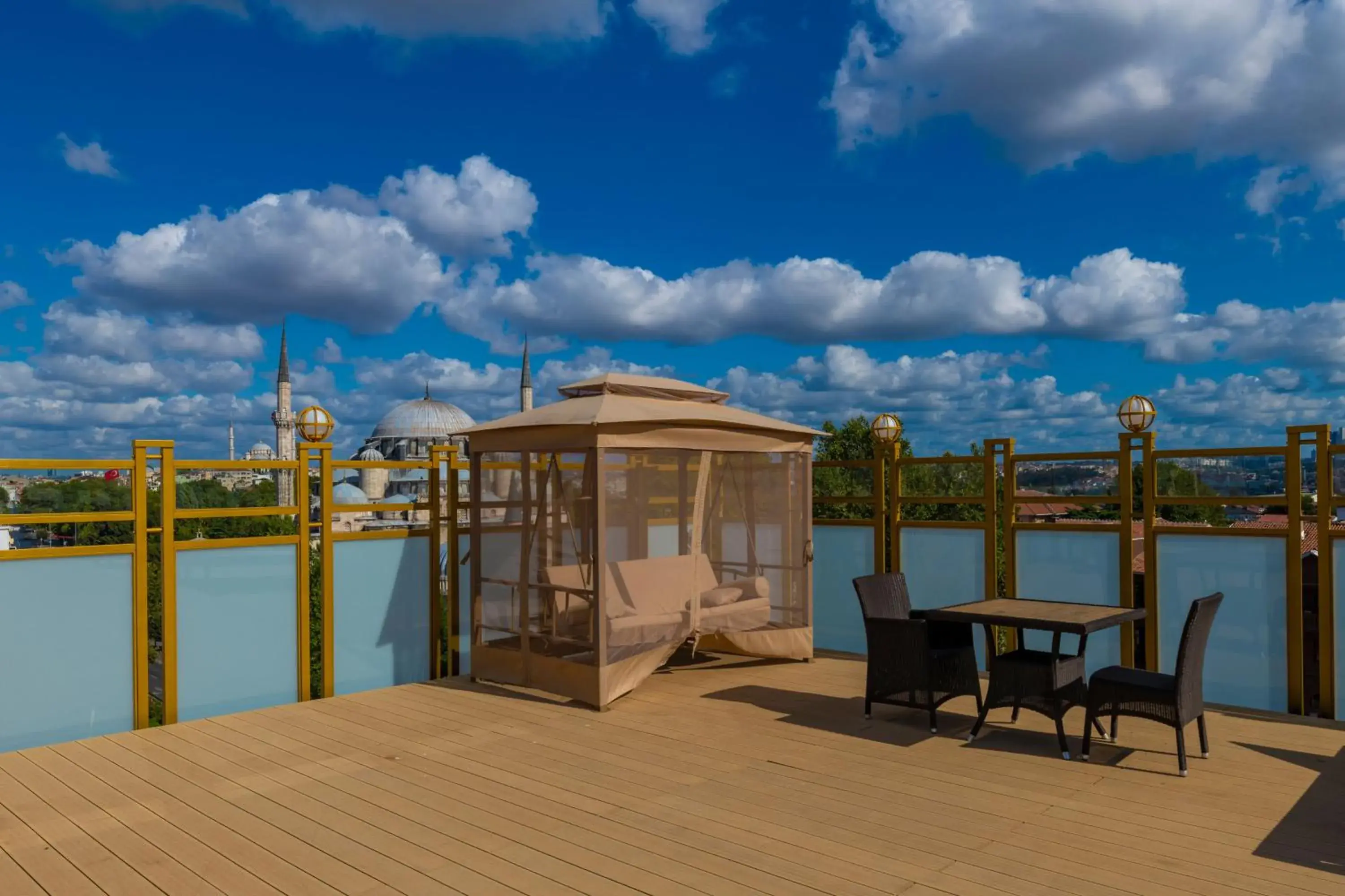 Swimming pool in Wyndham Istanbul Old City Swimming pool in Wyndham Istanbul Old City