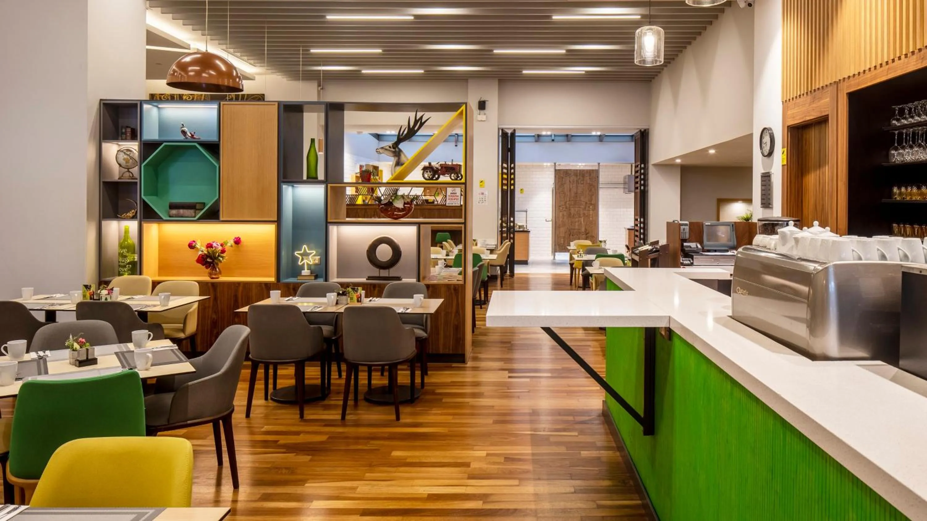 Restaurant/places to eat in Holiday Inn Sisli by IHG