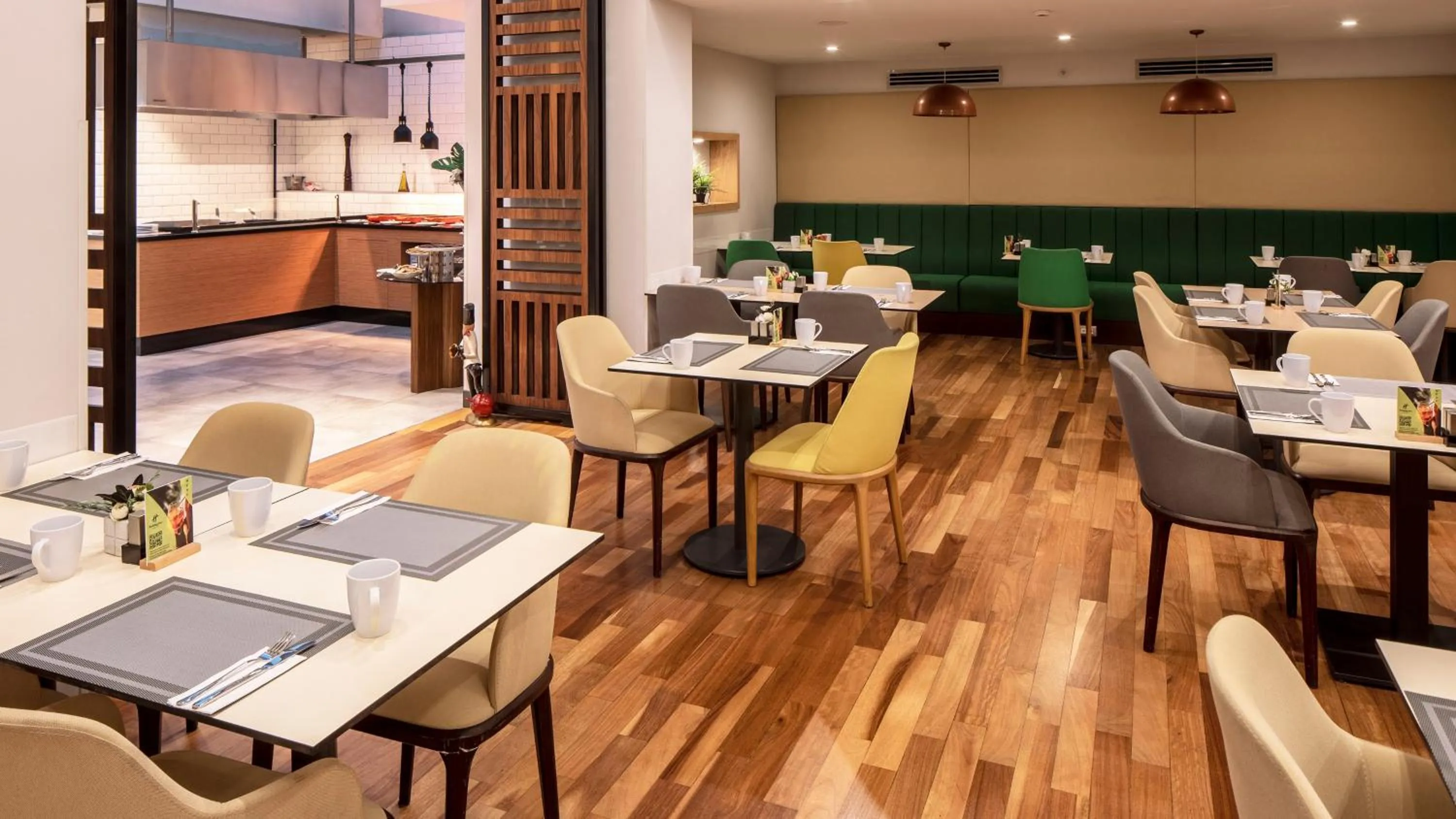Restaurant/places to eat in Holiday Inn Sisli by IHG