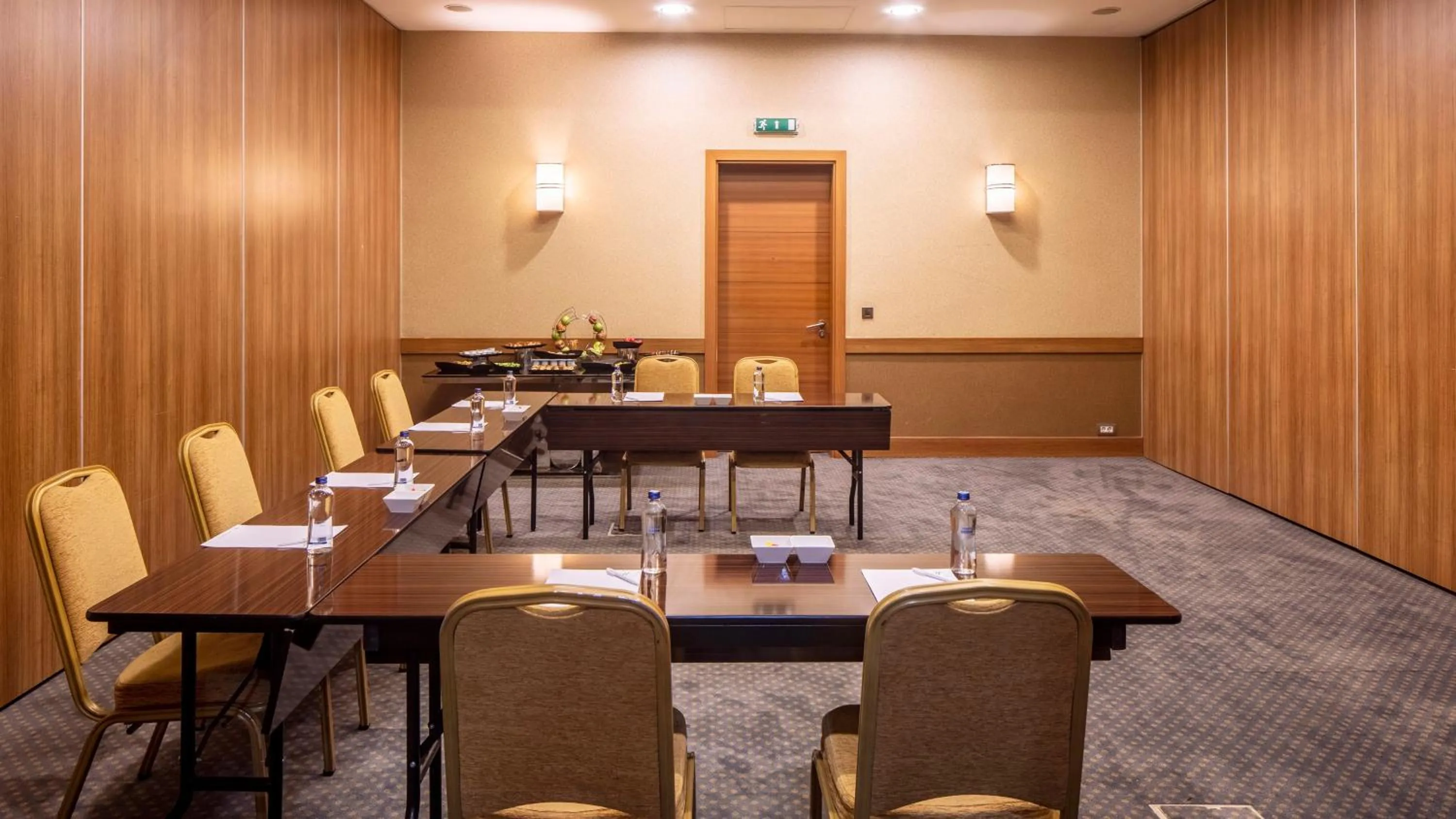 Meeting/conference room in Holiday Inn Sisli by IHG