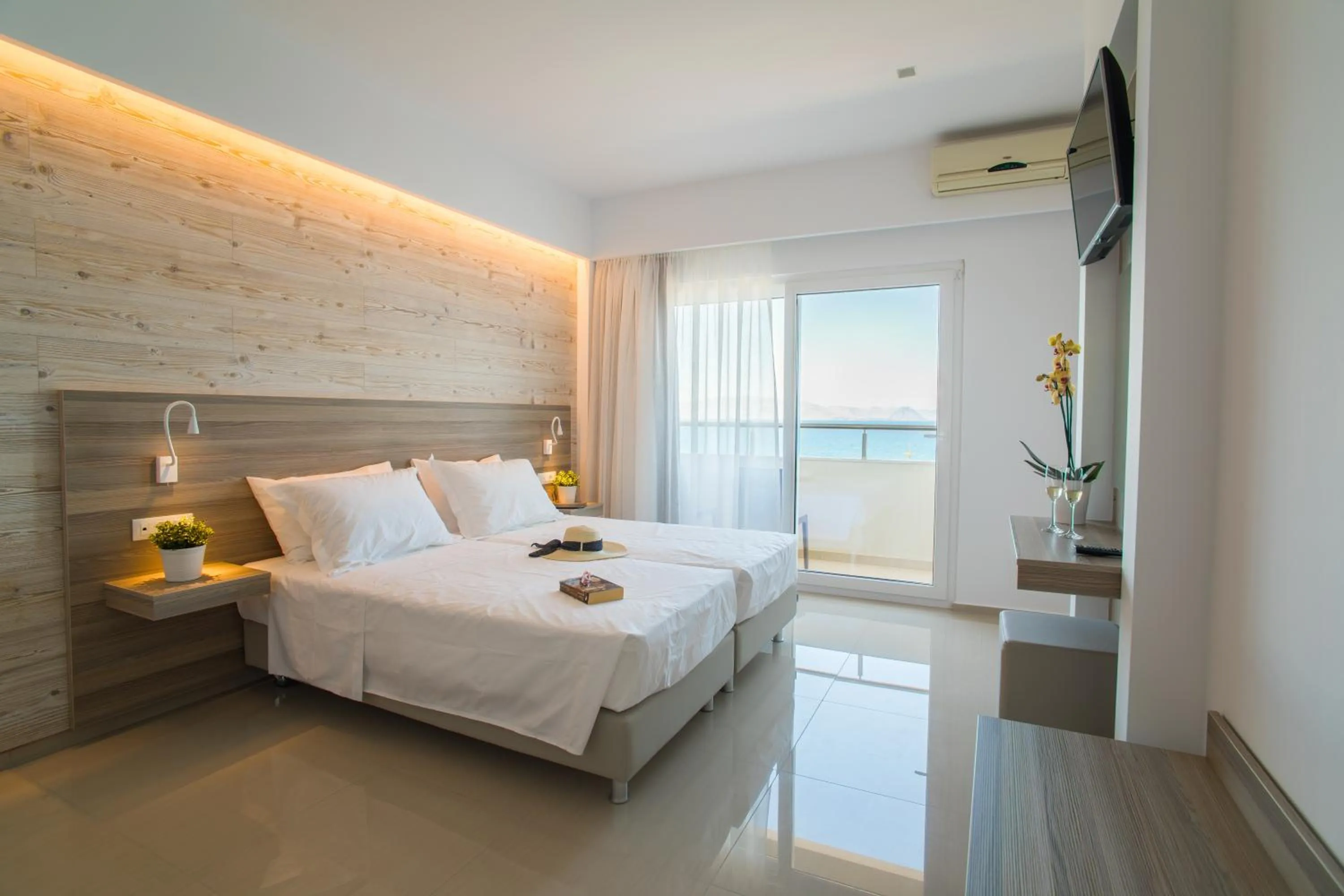 Balcony/Terrace, Bed in Orpheus Studios