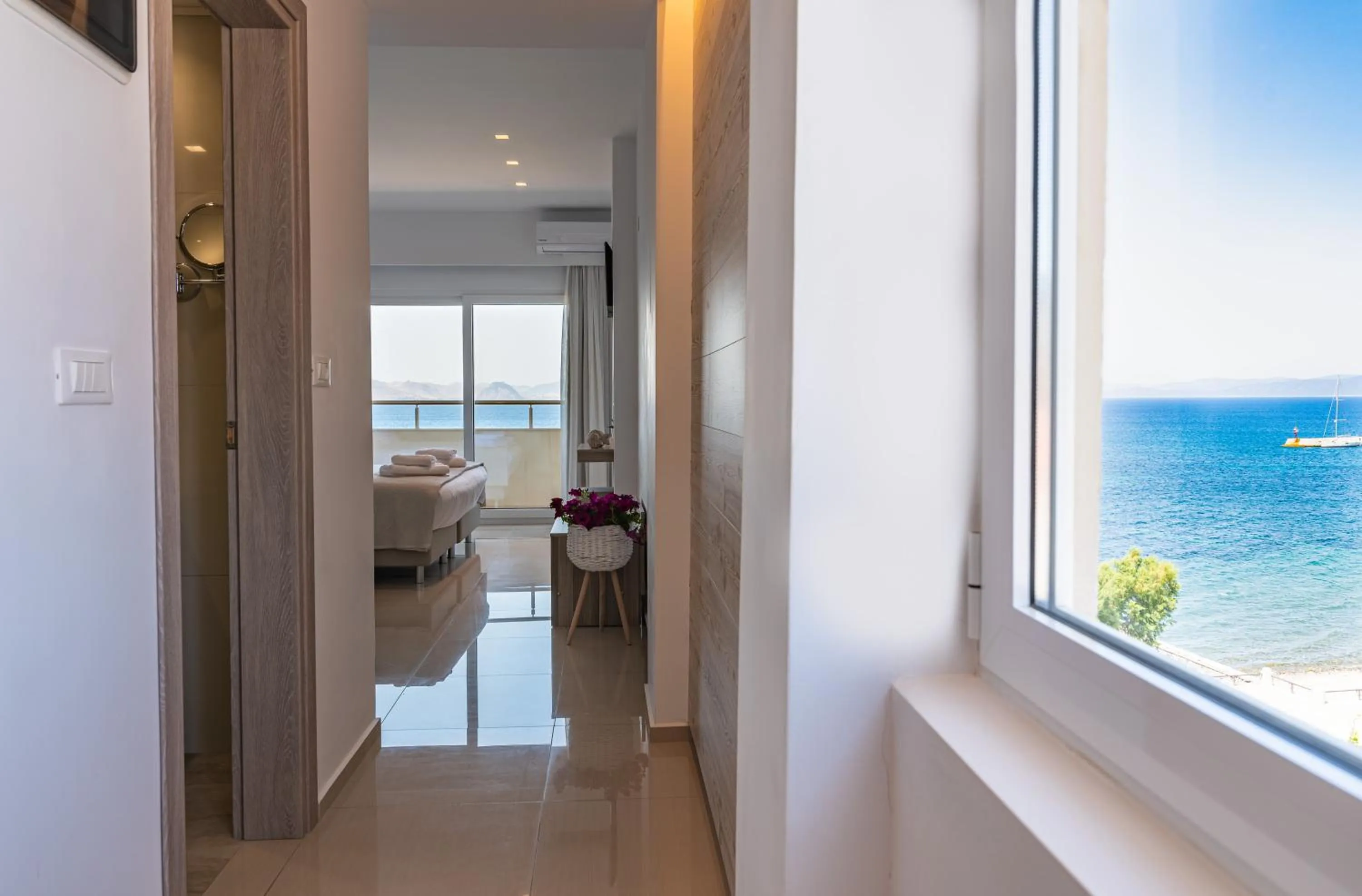 Sea view in Orpheus Studios