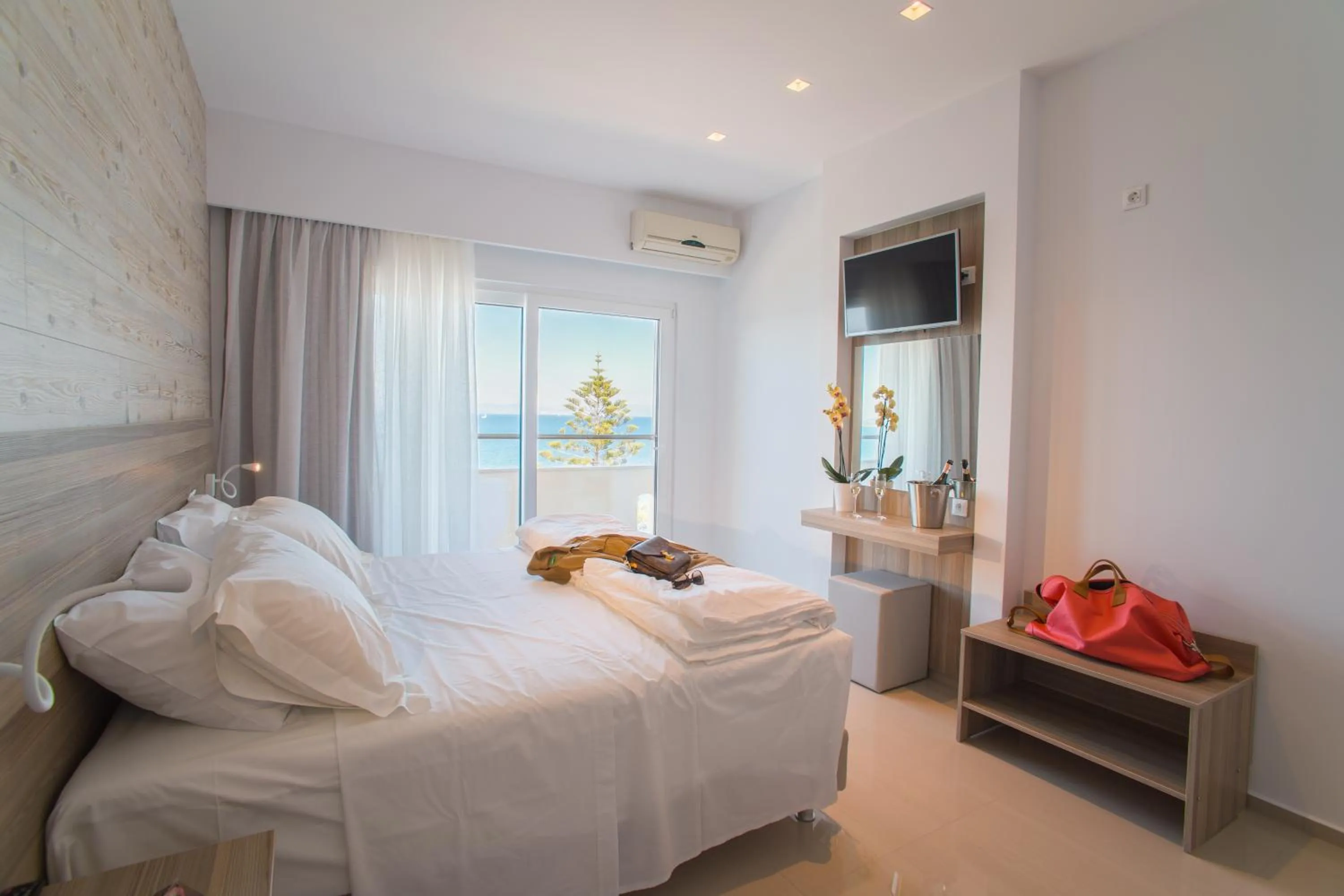 Balcony/Terrace, Bed in Orpheus Studios