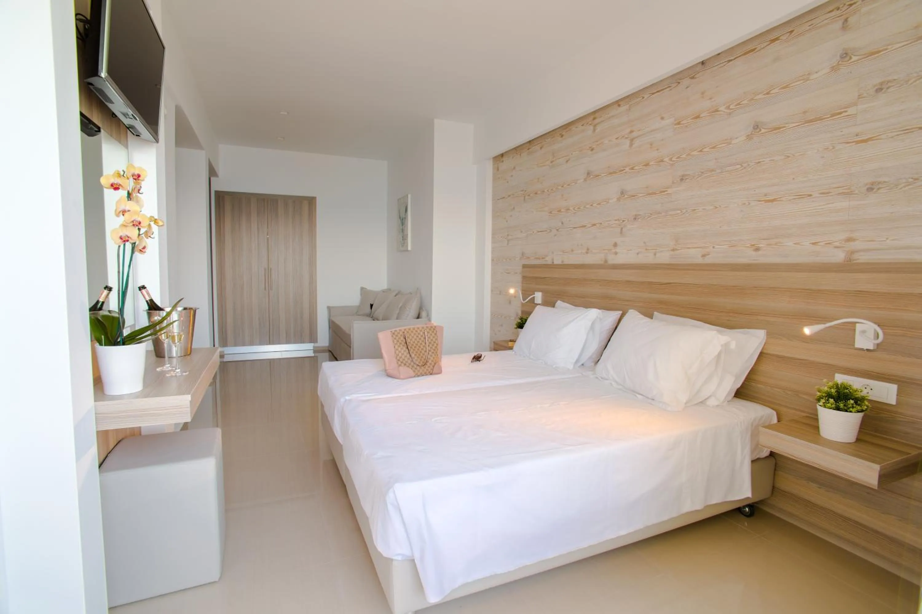 Bedroom, Bed in Orpheus Studios