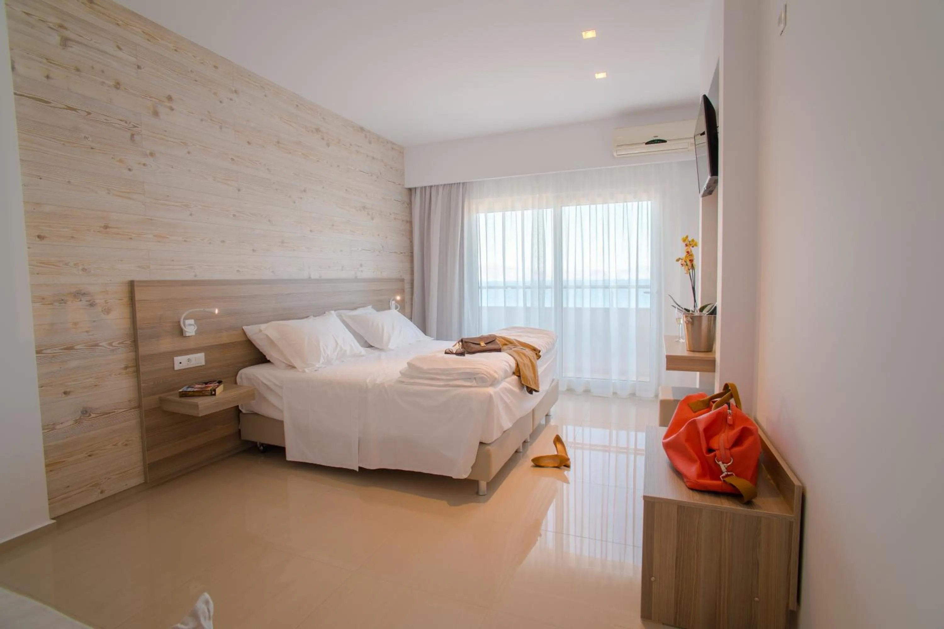 Balcony/Terrace, Bed in Orpheus Studios