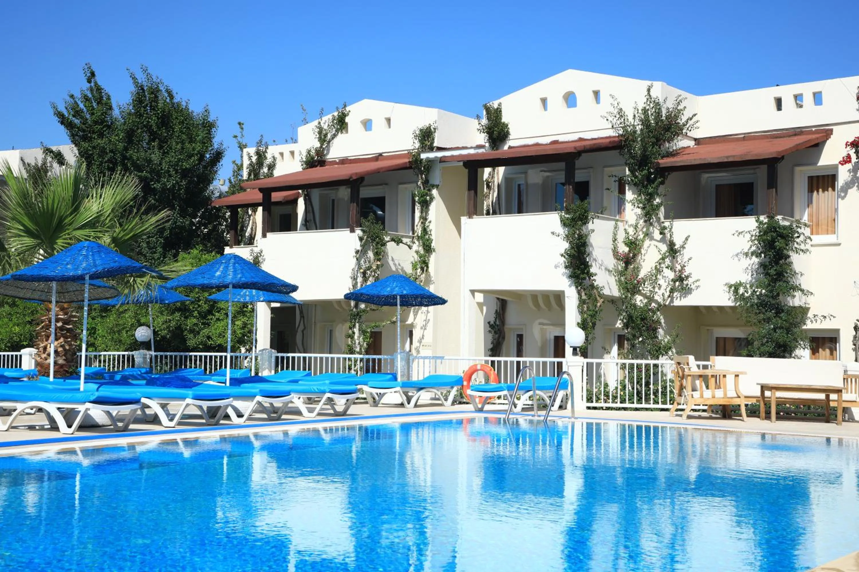Pool view in Summer Garden Suites Beach Hotel